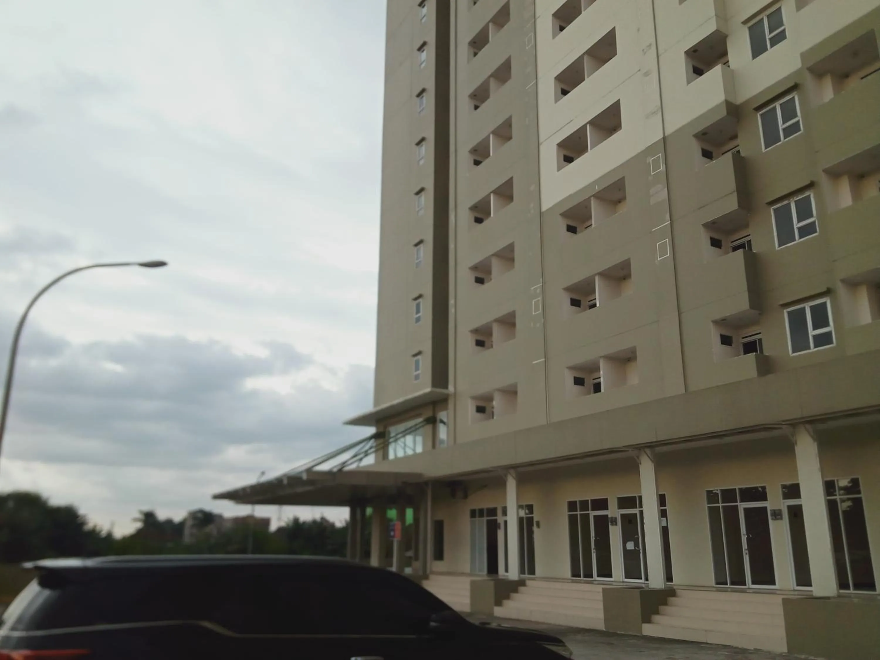 Property building in De Green Inn Serua