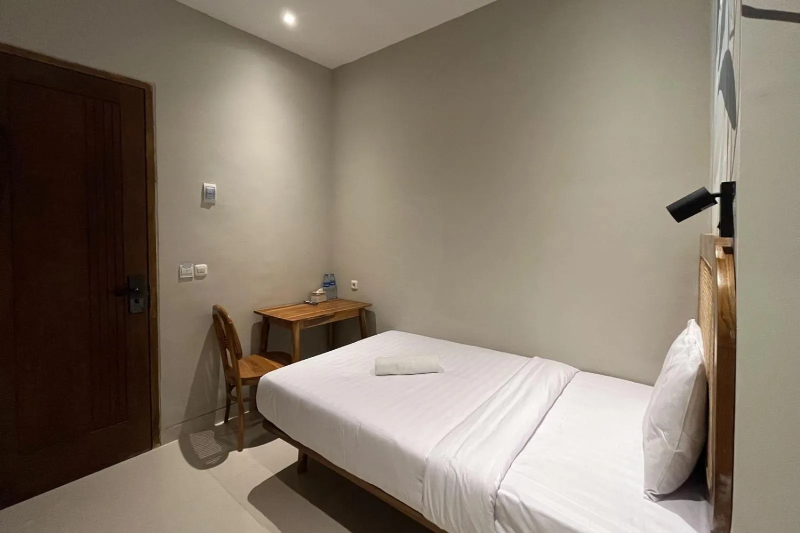 Bed in Mono Coliving Kertajaya Syariah, SBY