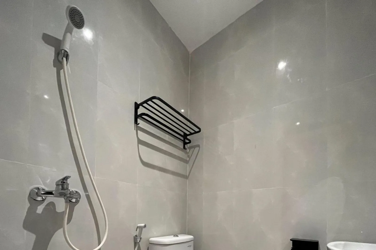 Mono Coliving Kertajaya Syariah, SBY