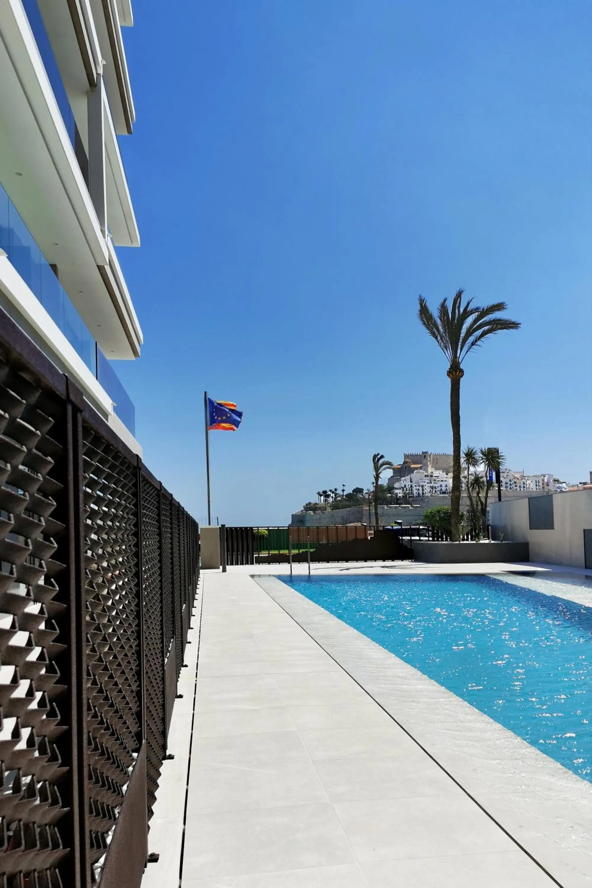 Swimming pool in Hotel & Spa Castillo de Peñíscola 4* Sup