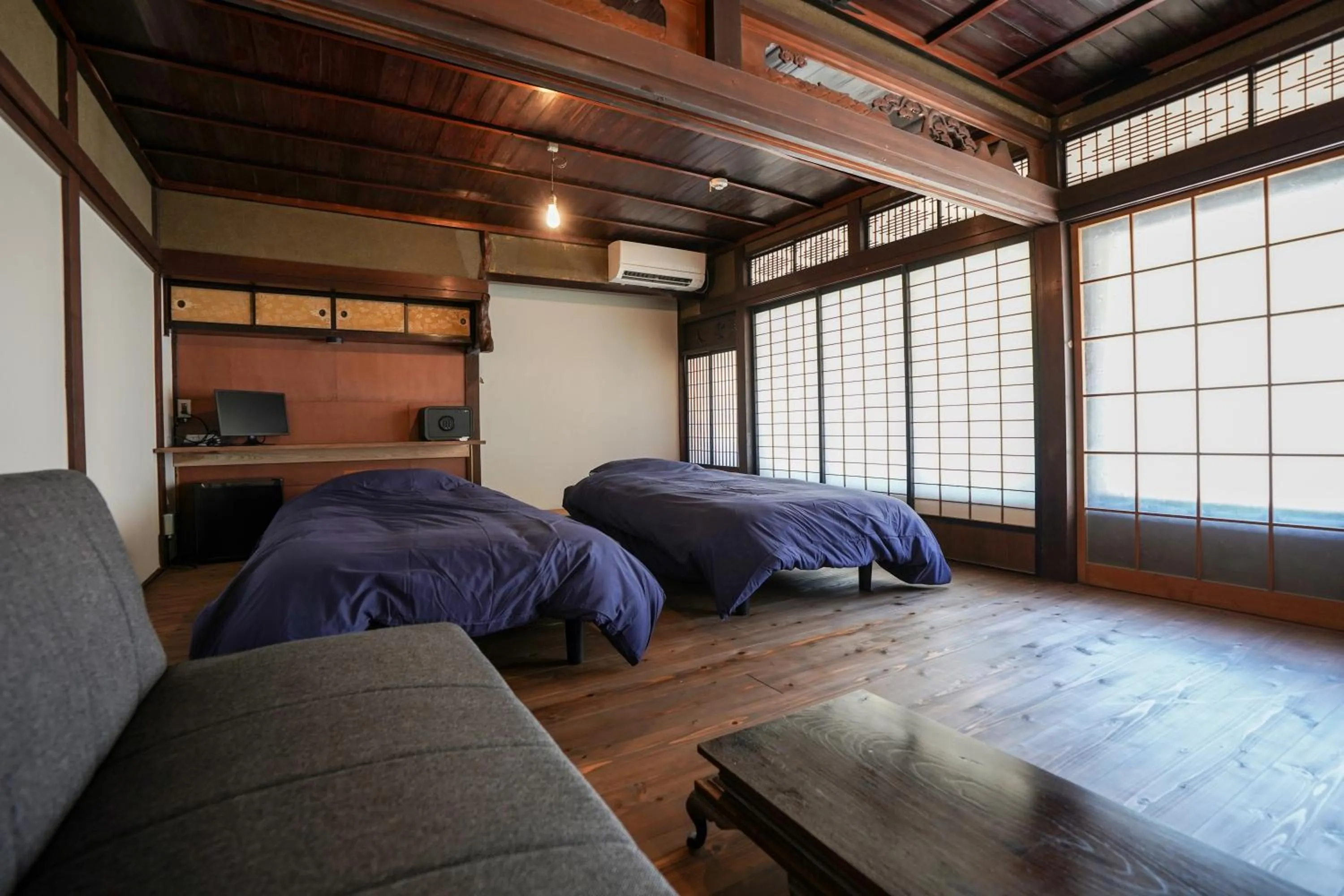Photo of the whole room, Bed in 赭Soho Yunotsu Old Village Inn & Bar