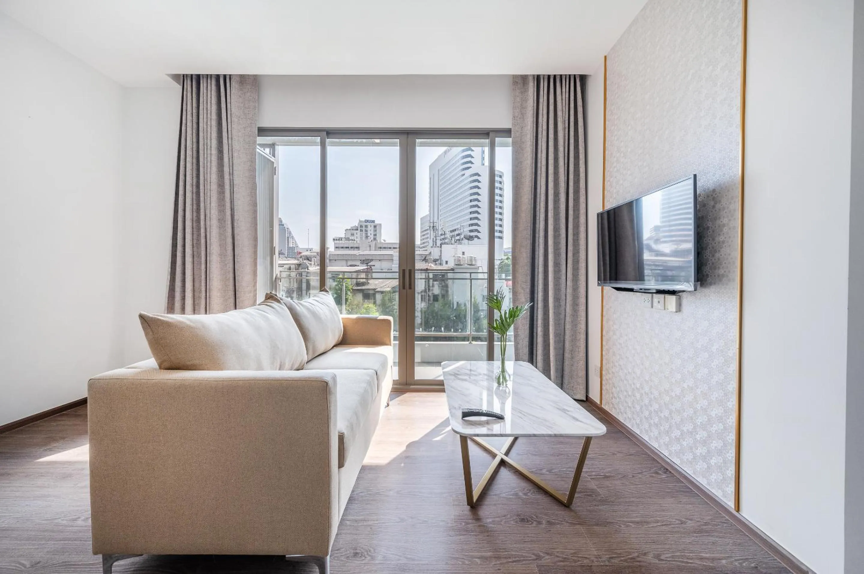 TV and multimedia in The Rich Residence Sukhumvit Nana