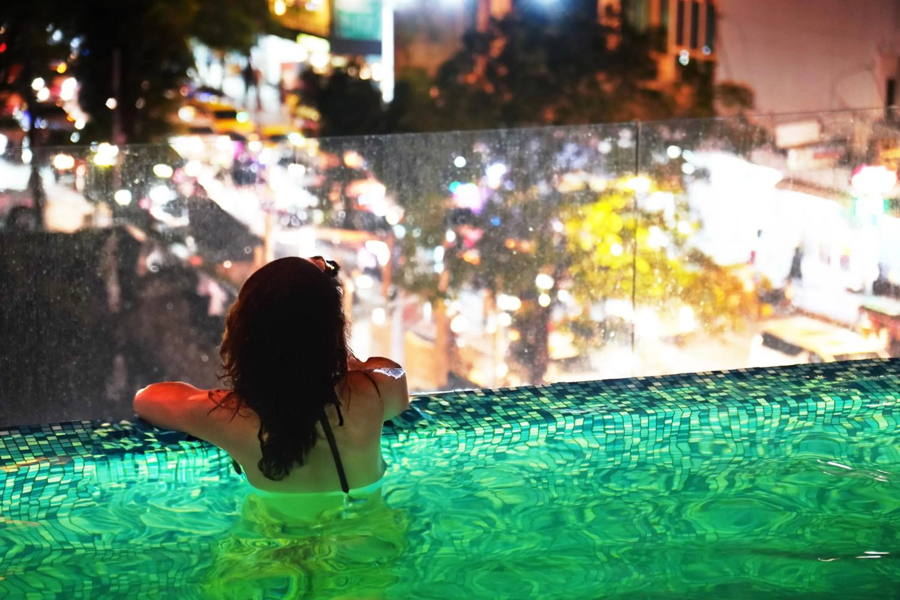 Swimming pool in The Rich Residence Sukhumvit Nana
