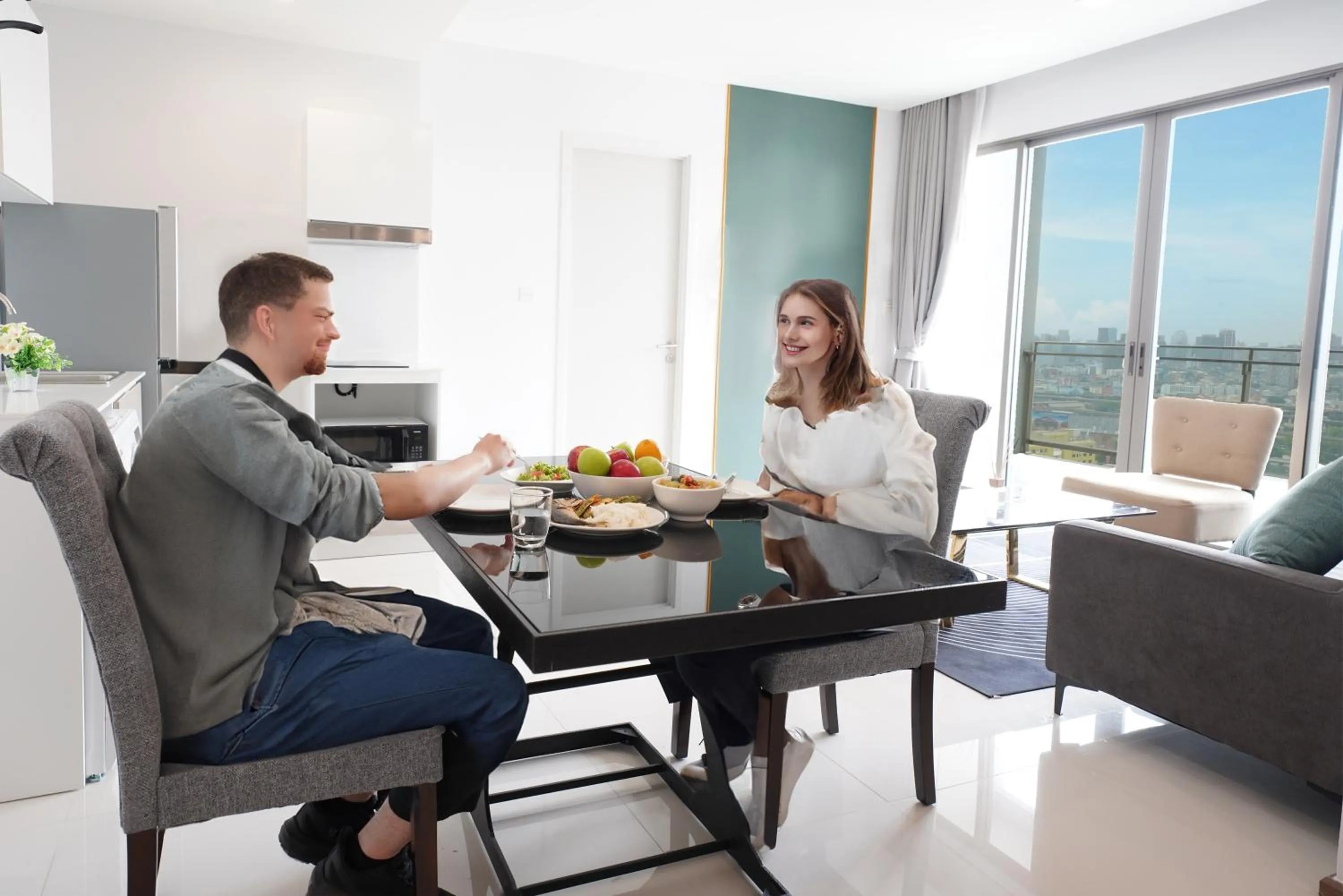 People in The Rich Residence Sukhumvit Nana