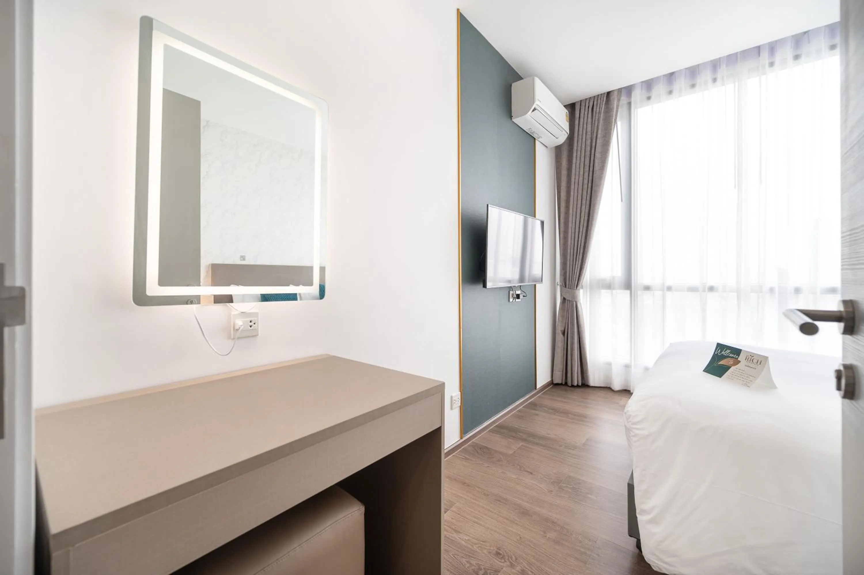 Bedroom, Bed in The Rich Residence Sukhumvit Nana