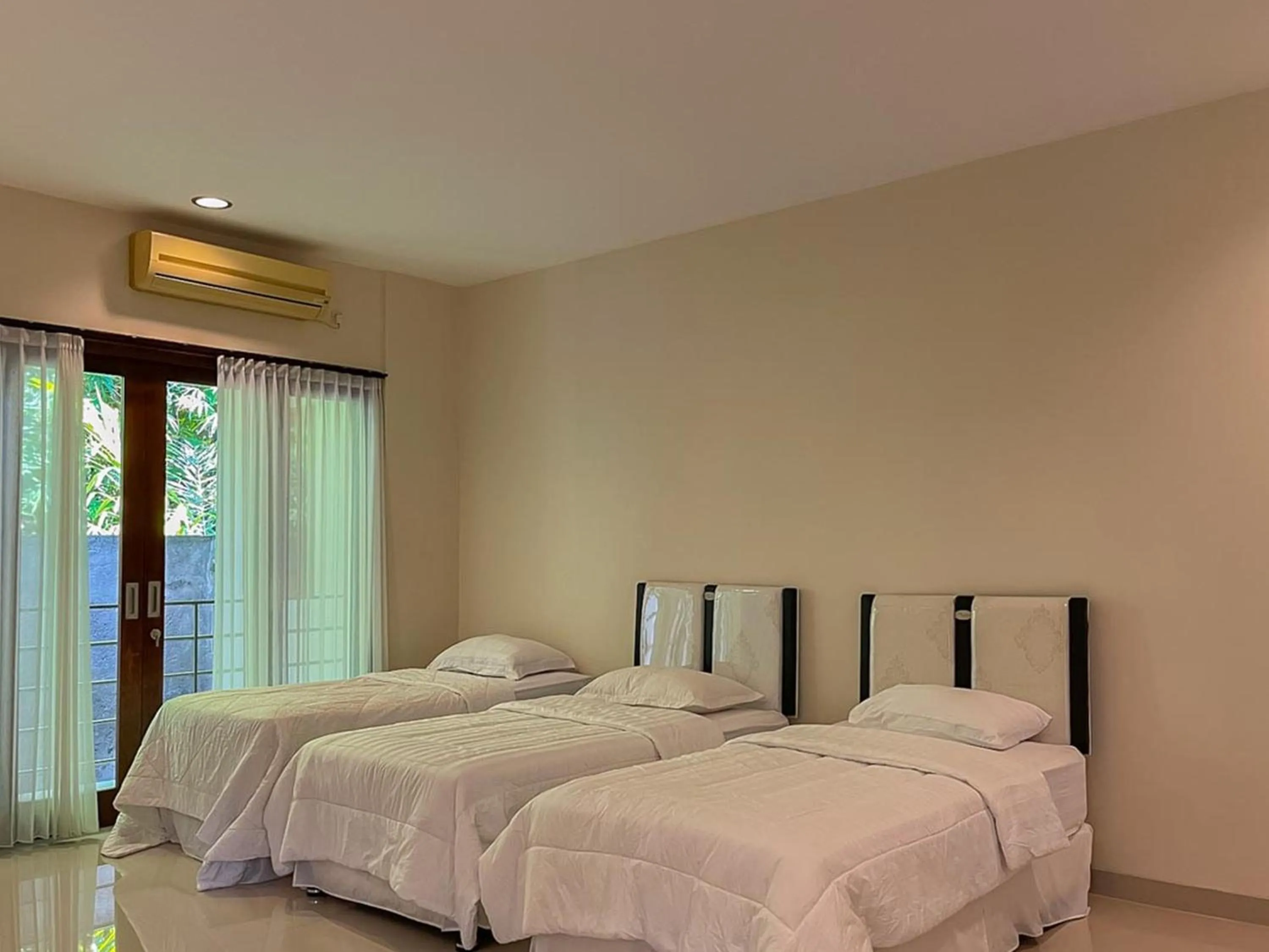 Bedroom, Bed in Merbau Luxurious Villa Senggigi by The Lavana - 5 Bedroom Villa