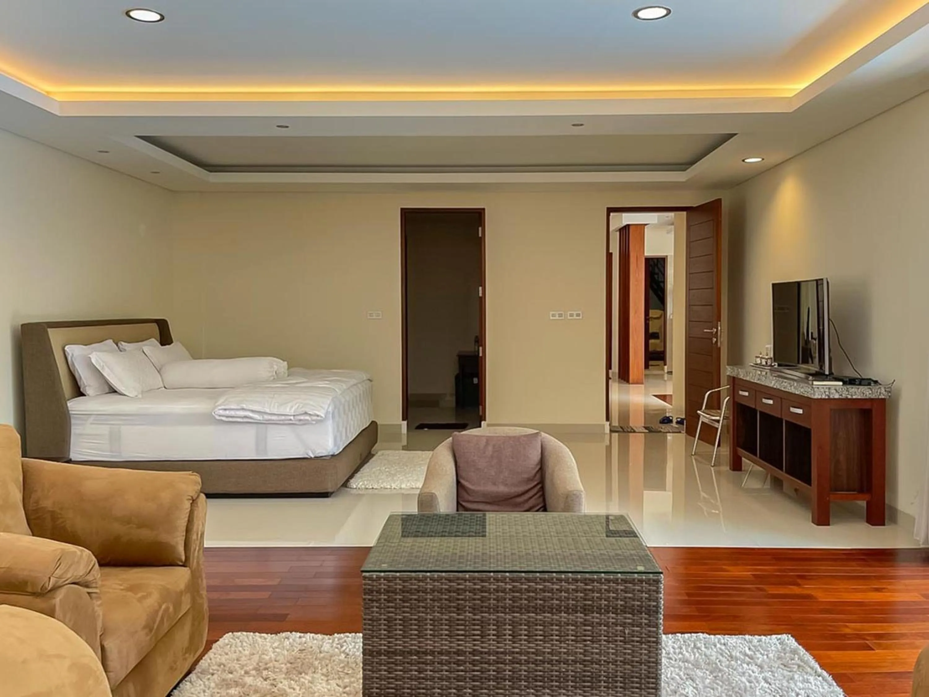 Bedroom, Bed in Merbau Luxurious Villa Senggigi by The Lavana - 5 Bedroom Villa