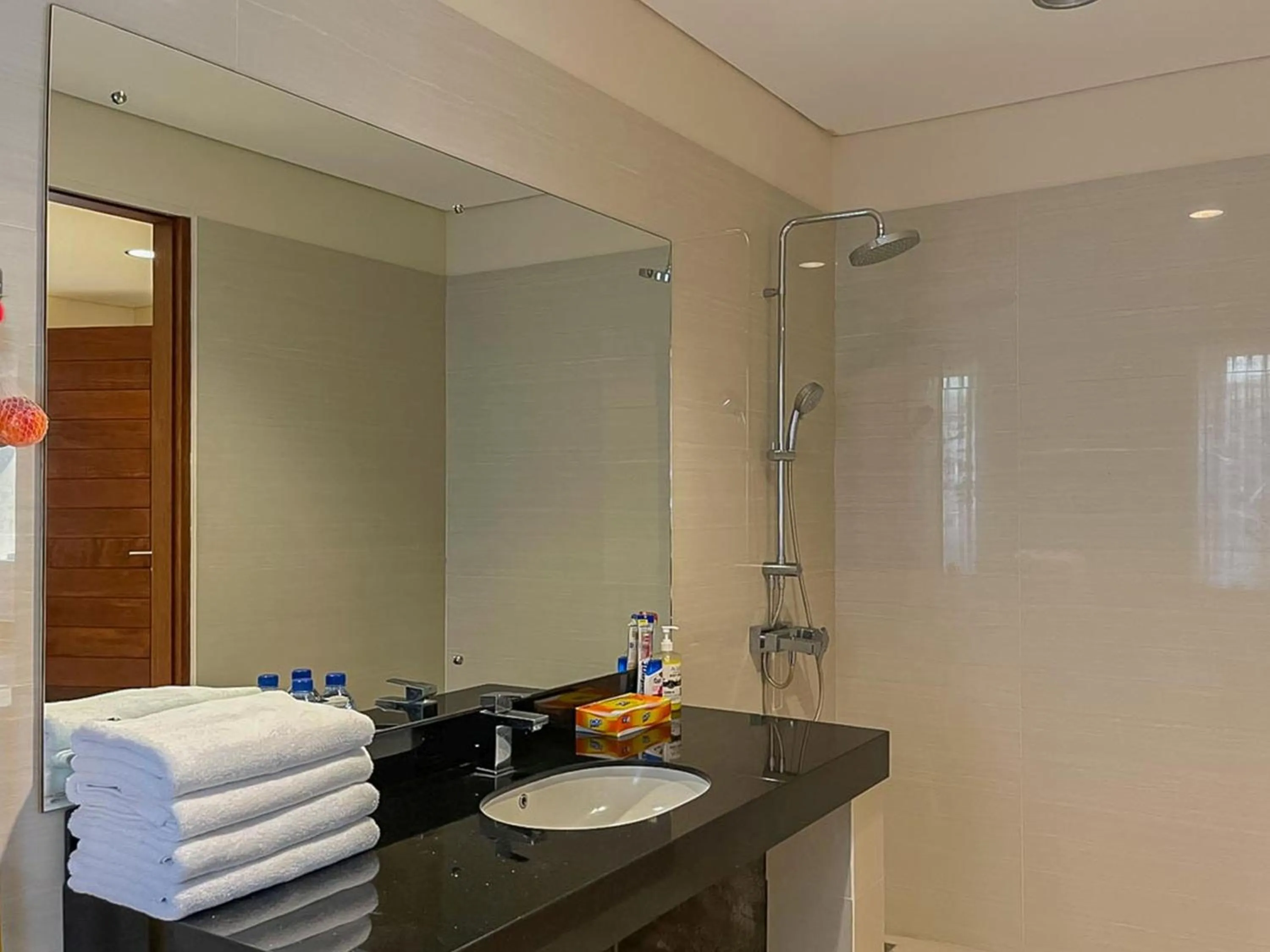 Bathroom in Merbau Luxurious Villa Senggigi by The Lavana - 5 Bedroom Villa