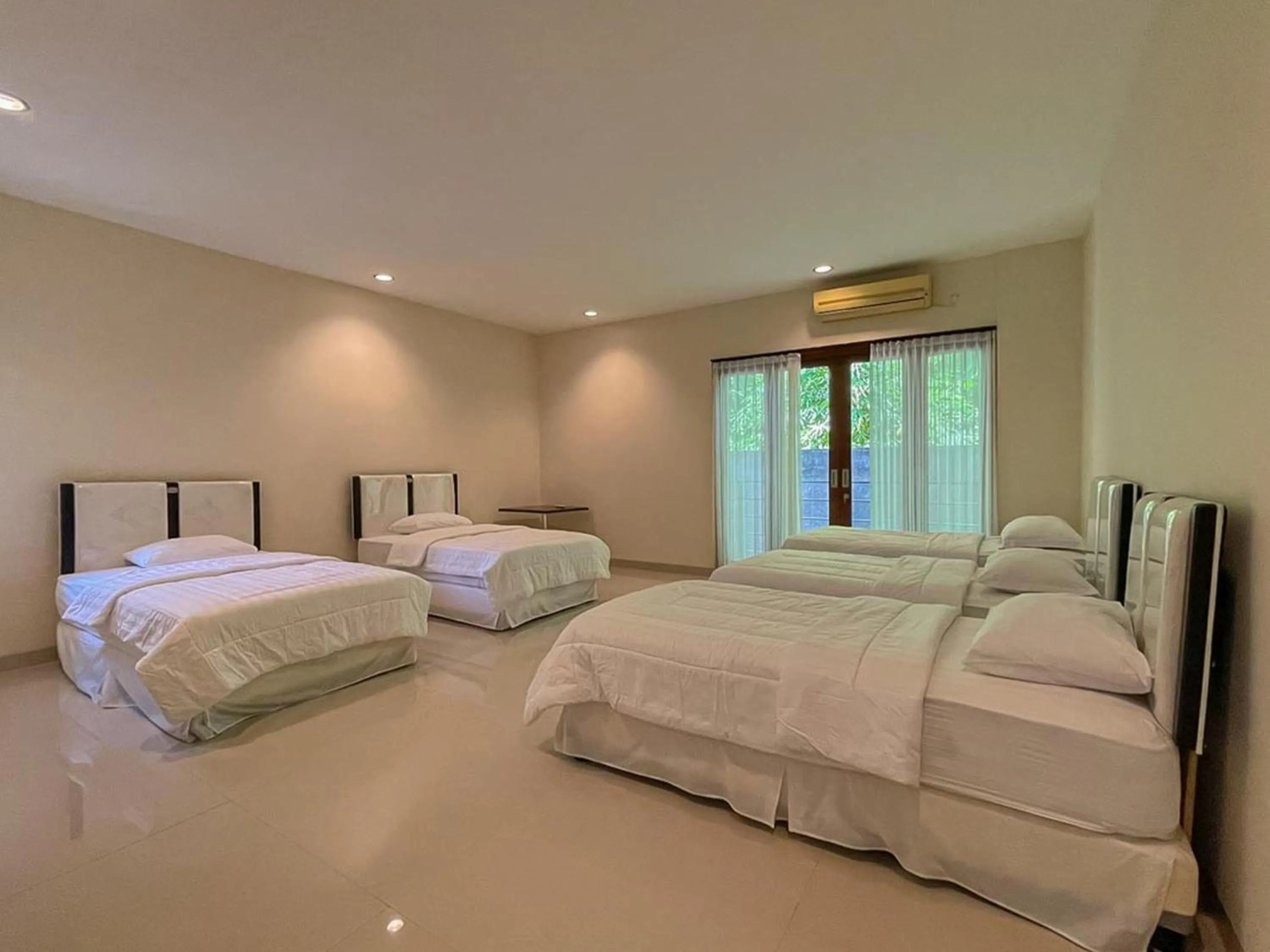 Bedroom, Bed in Merbau Luxurious Villa Senggigi by The Lavana - 5 Bedroom Villa