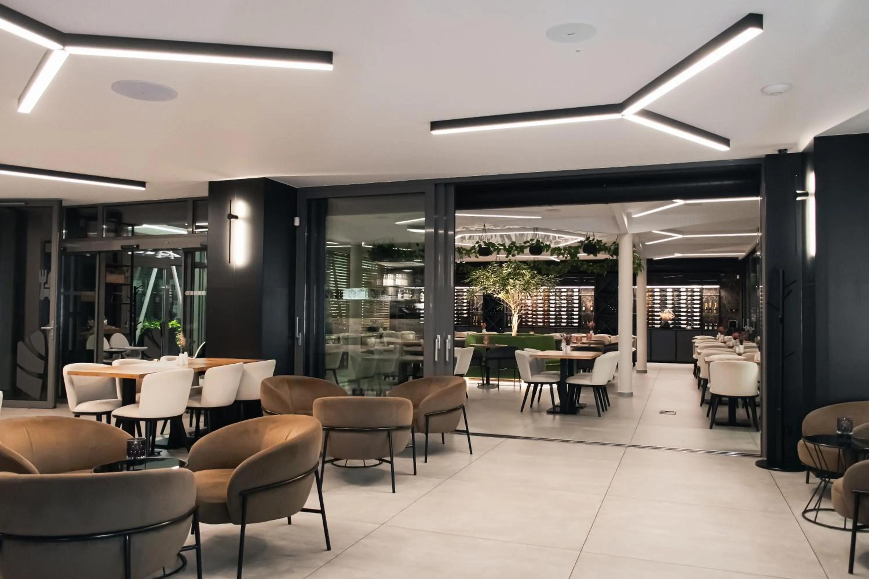 Restaurant/places to eat in RM Hotel Wellness & Congress