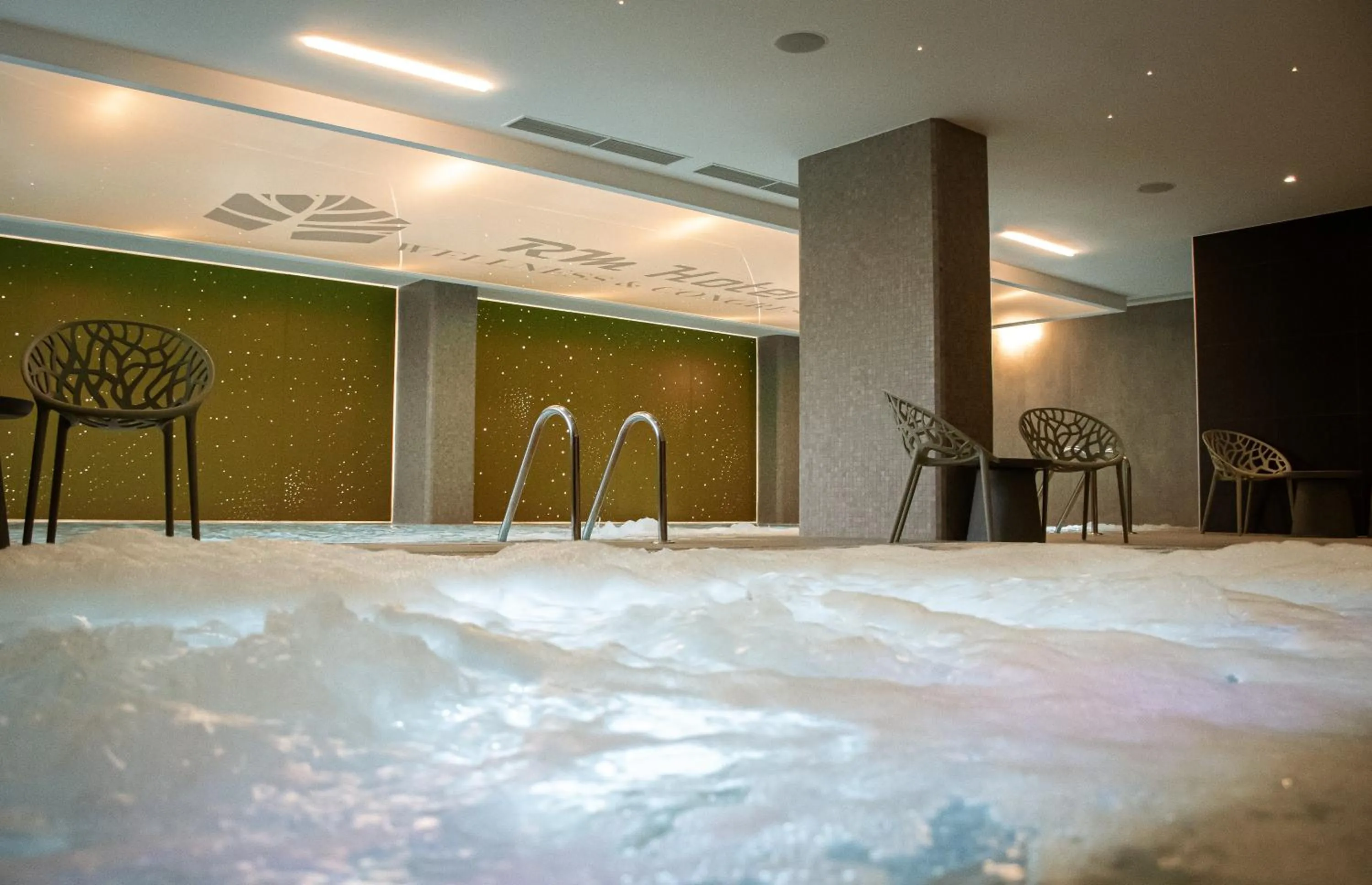 Hot Tub in RM Hotel Wellness & Congress