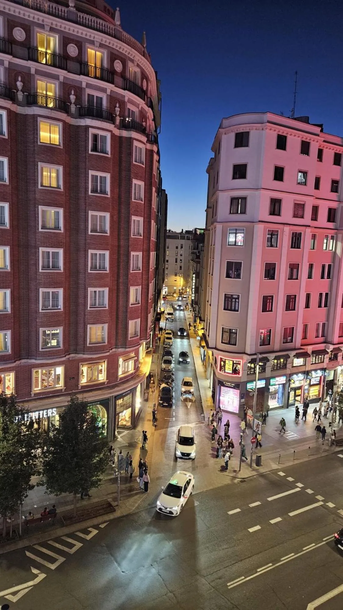 Night in Hostal Lauria