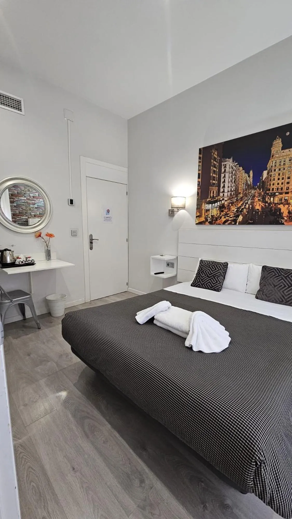 Bed in Hostal Lauria