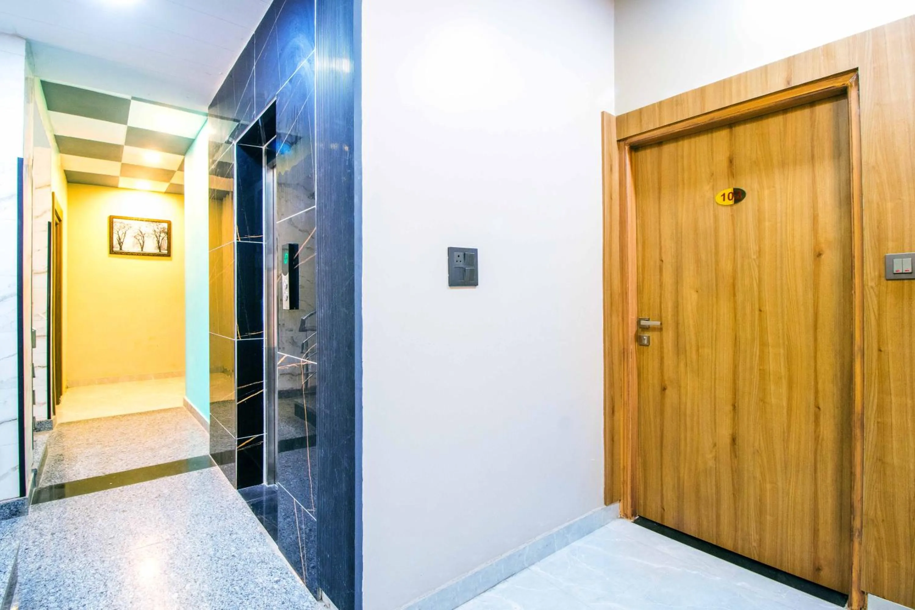 Lobby or reception in Treebo Elite Corporate, Sector 62