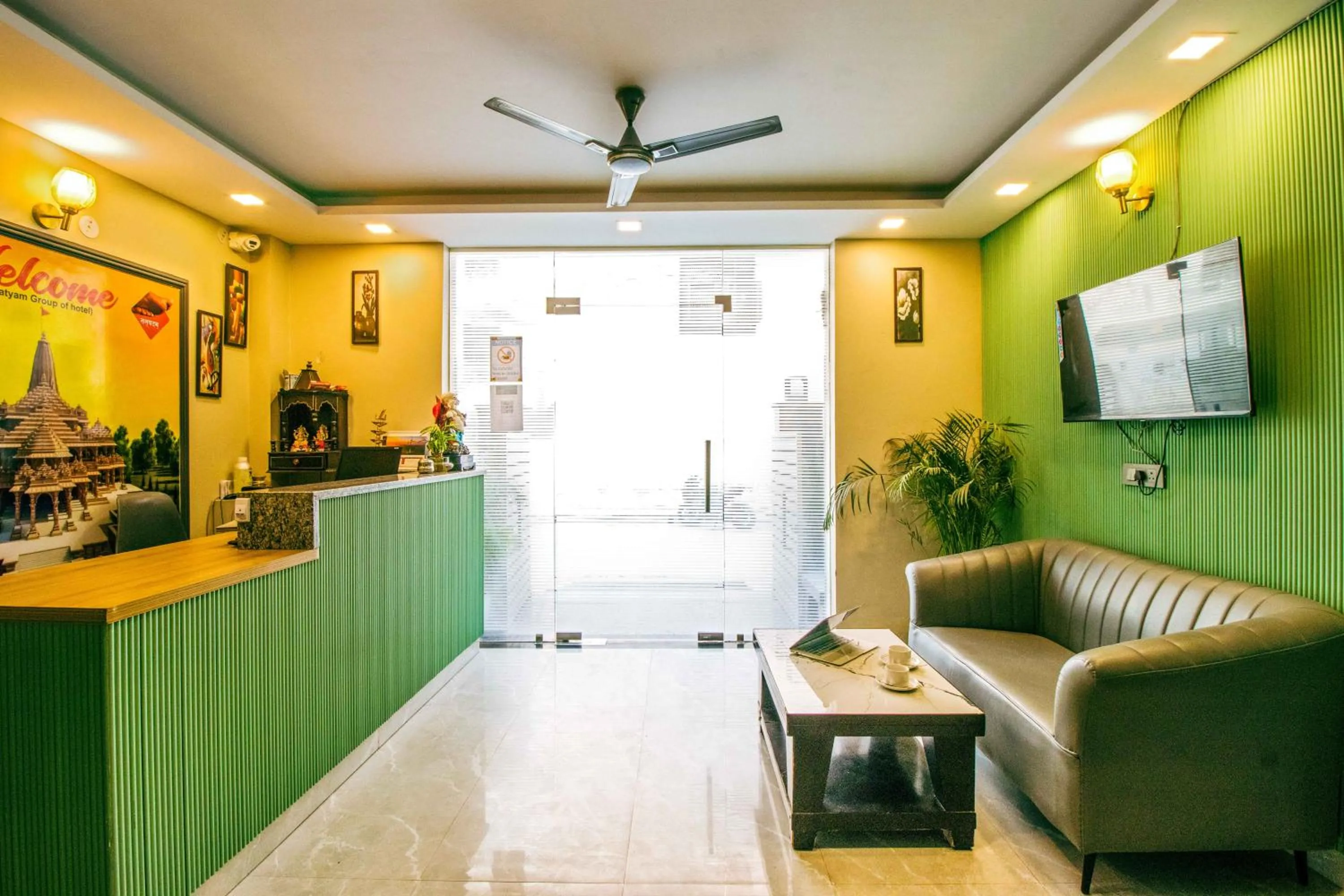 Lobby or reception in Treebo Elite Corporate, Sector 62