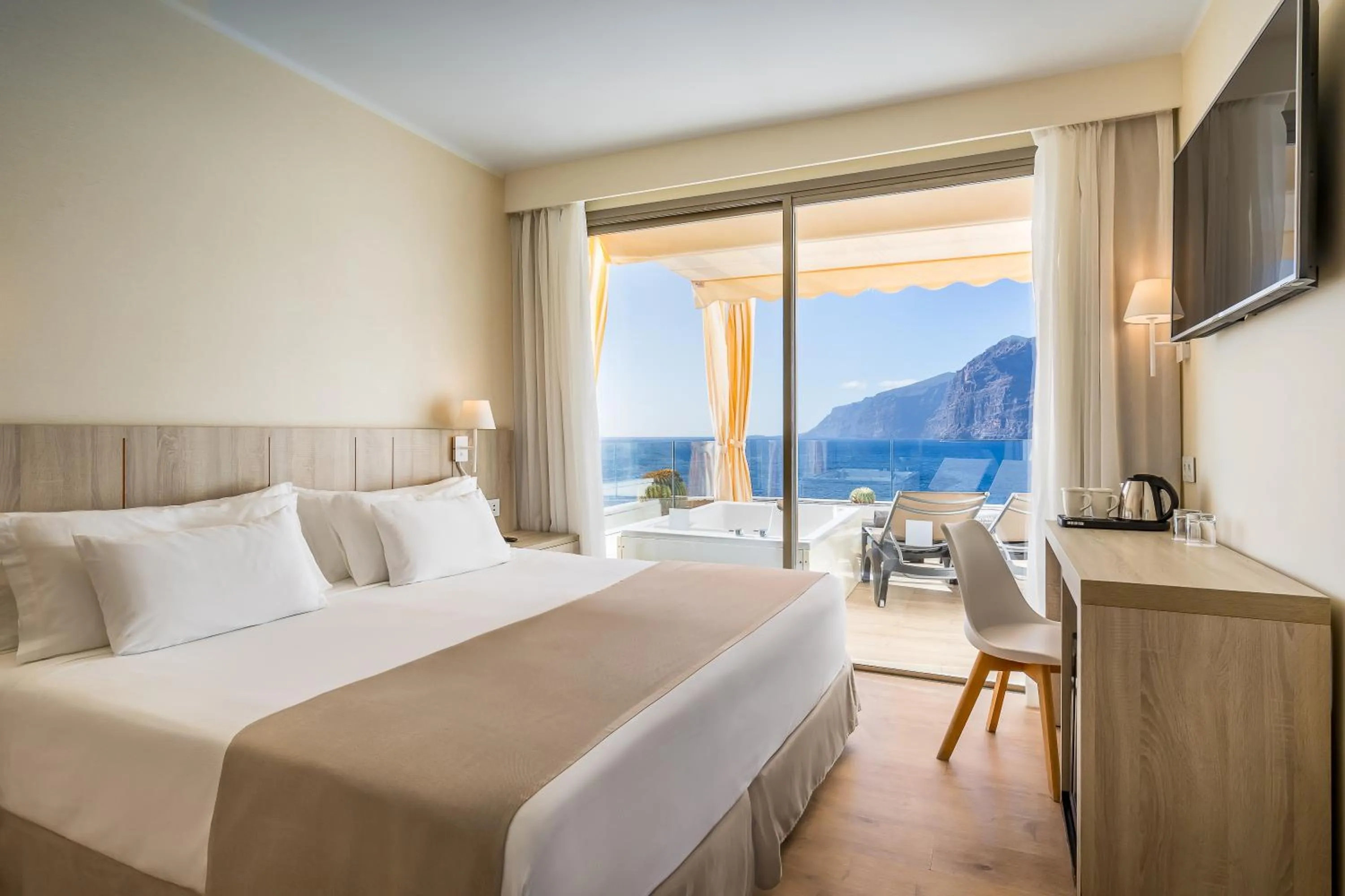 Property building, Bed in Barceló Santiago - Adults Only