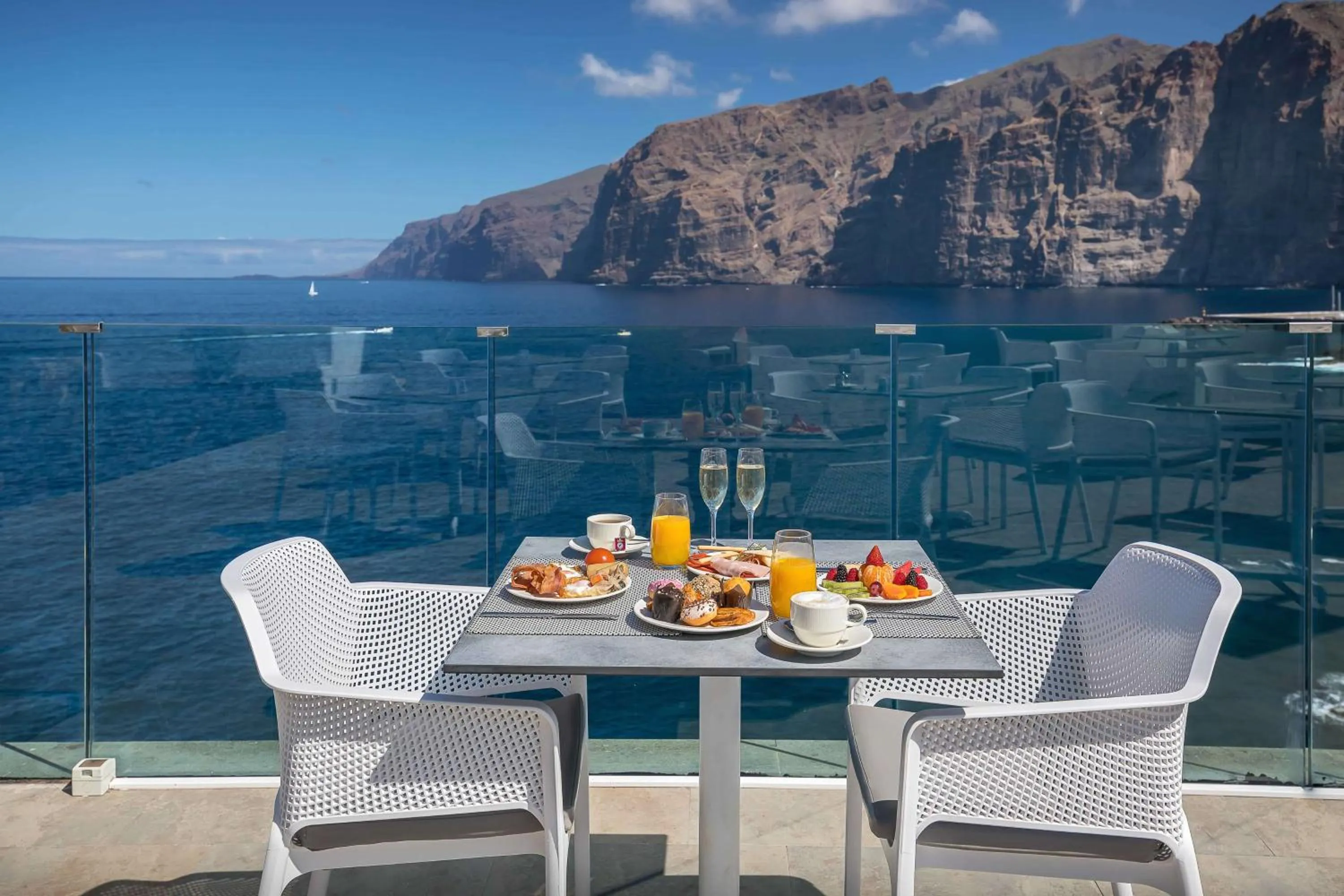 Breakfast in Barceló Santiago - Adults Only