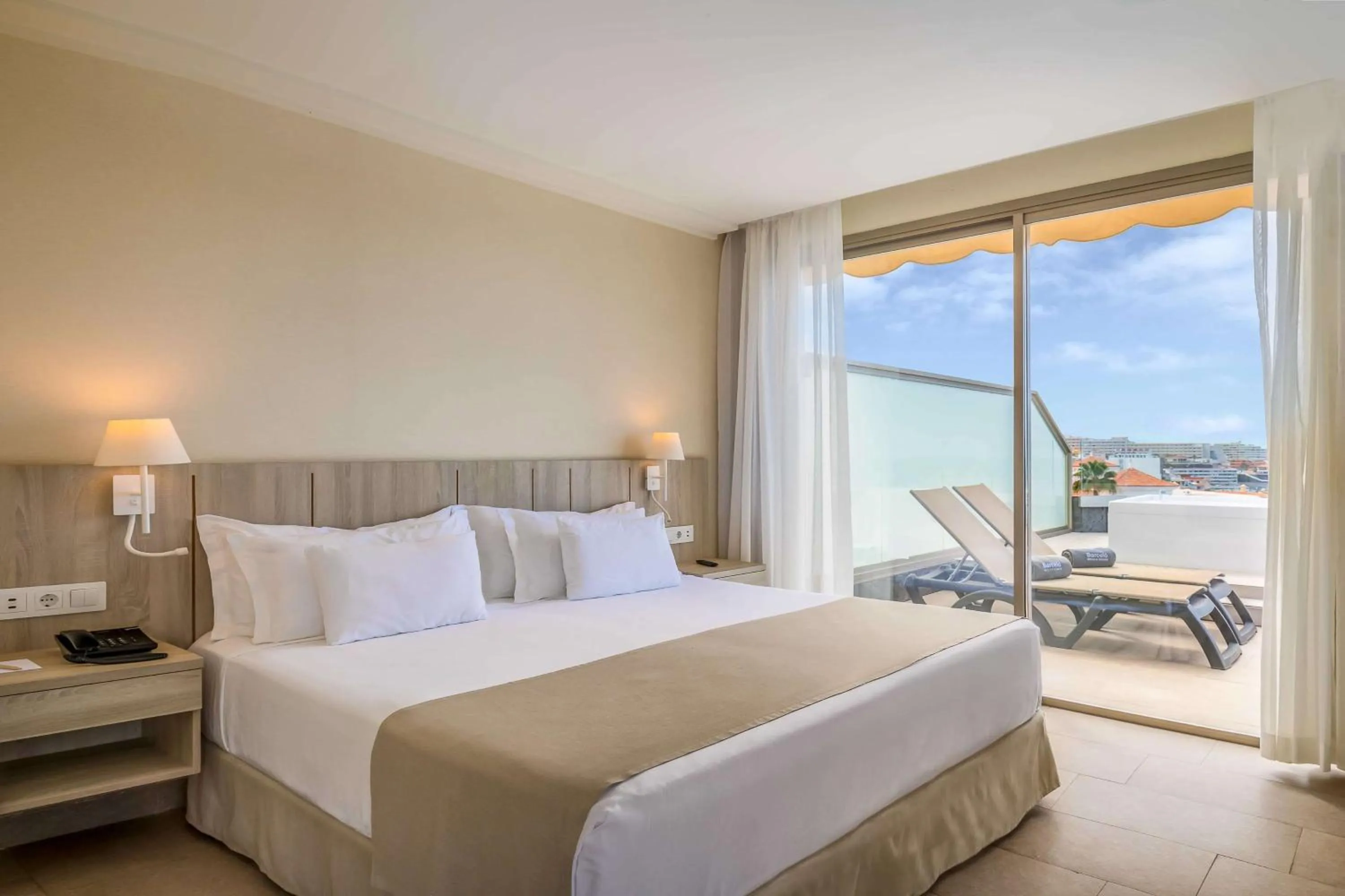 Photo of the whole room, Bed in Barceló Santiago - Adults Only