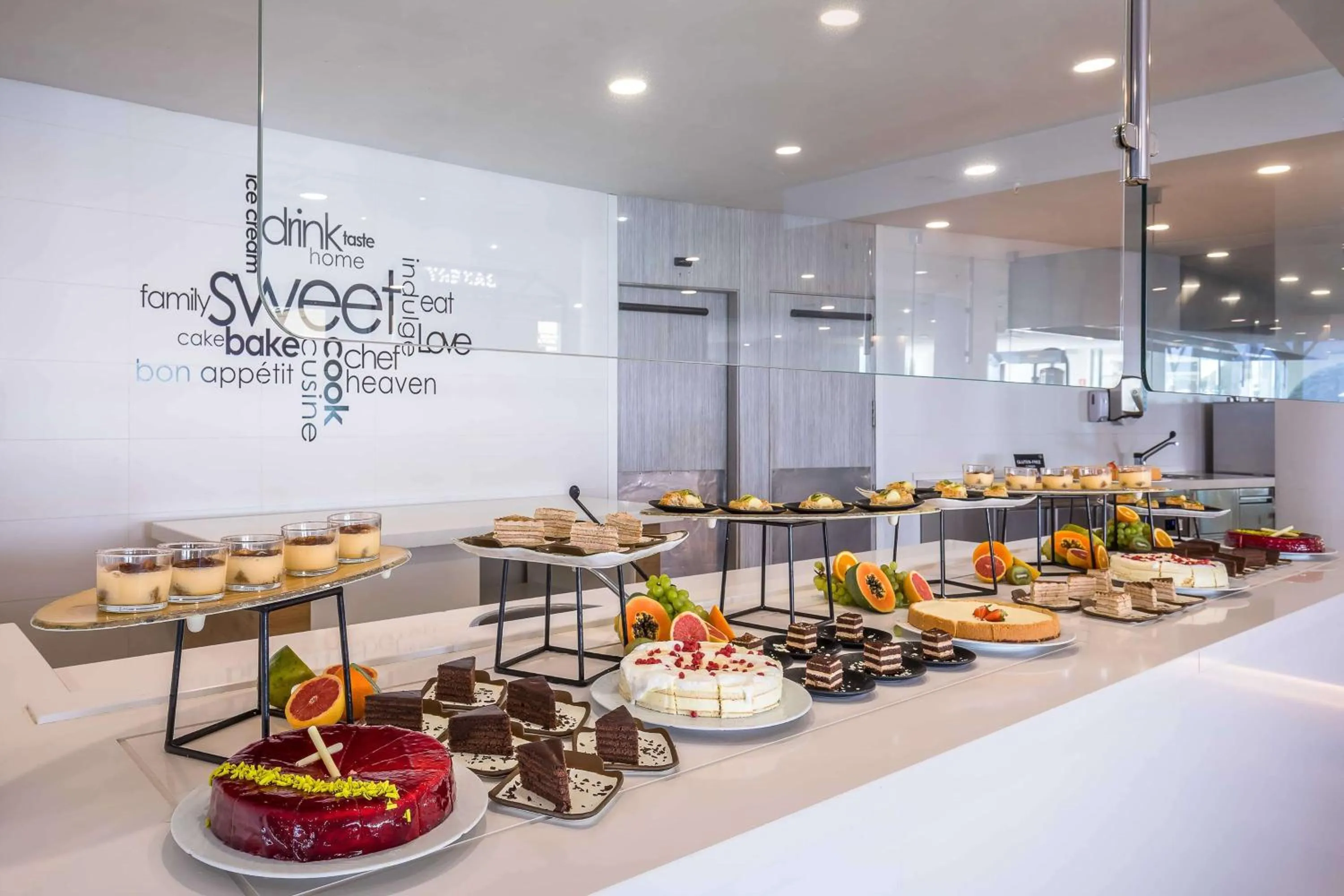 Food and drinks in Barceló Santiago - Adults Only