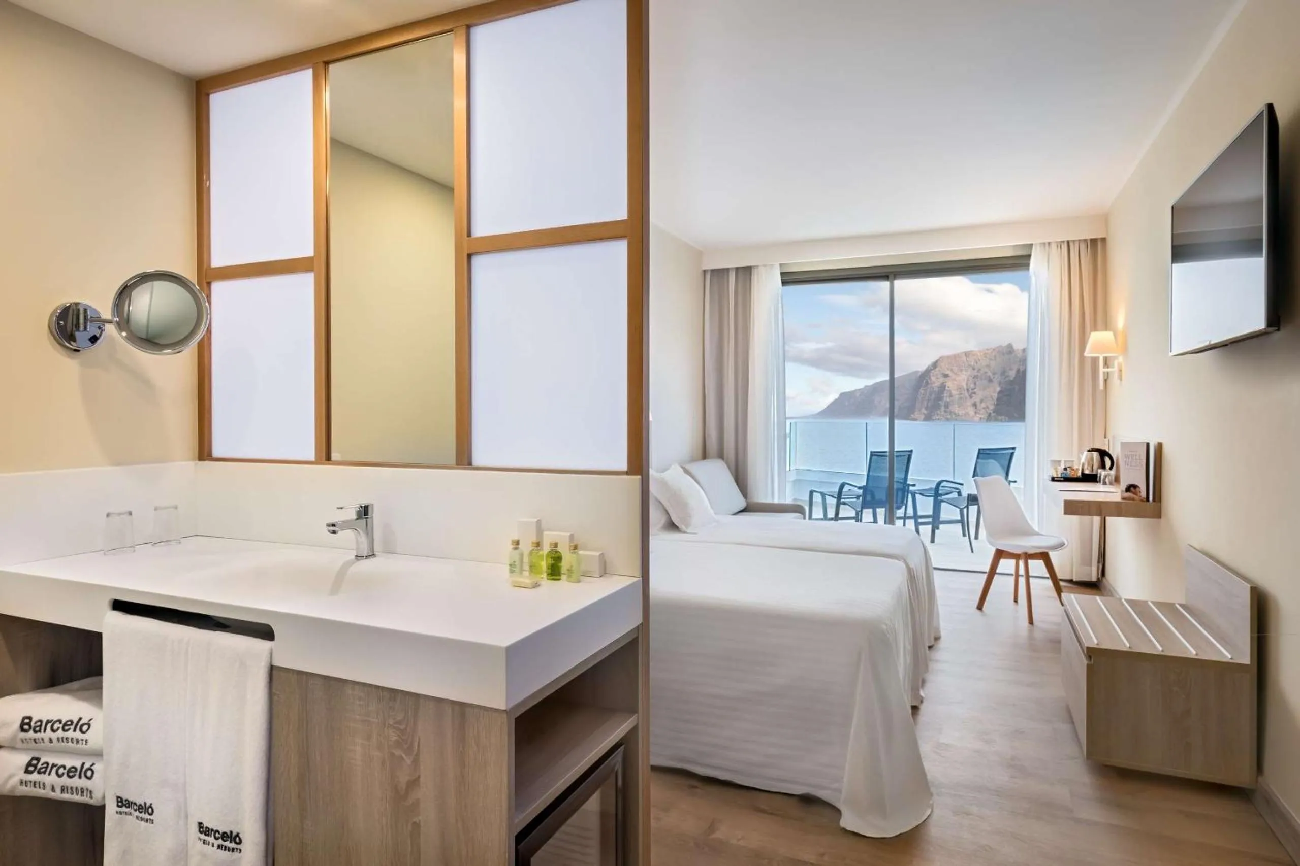 Property building, Bed in Barceló Santiago - Adults Only