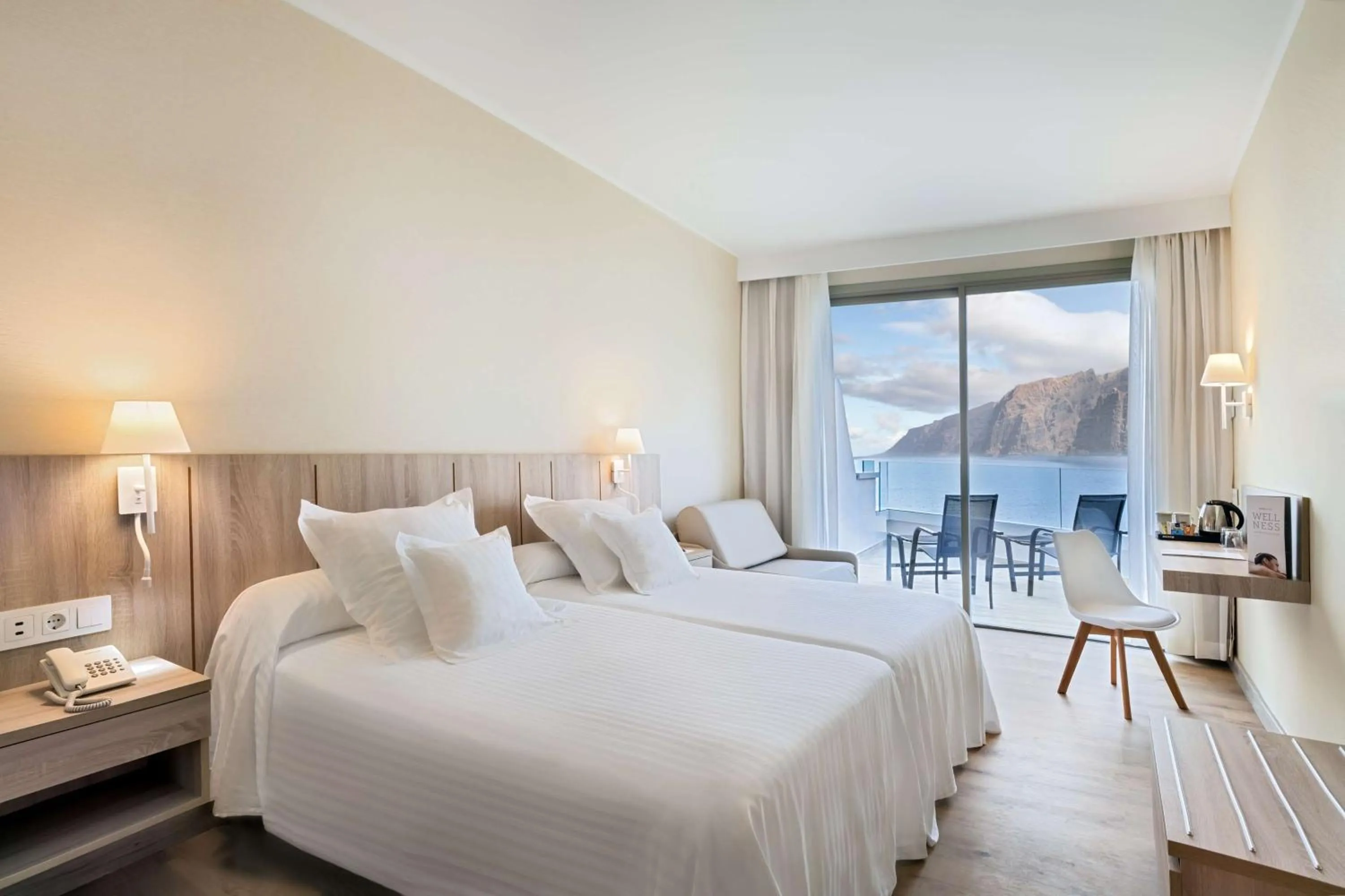 Bedroom, Bed in Barceló Santiago - Adults Only