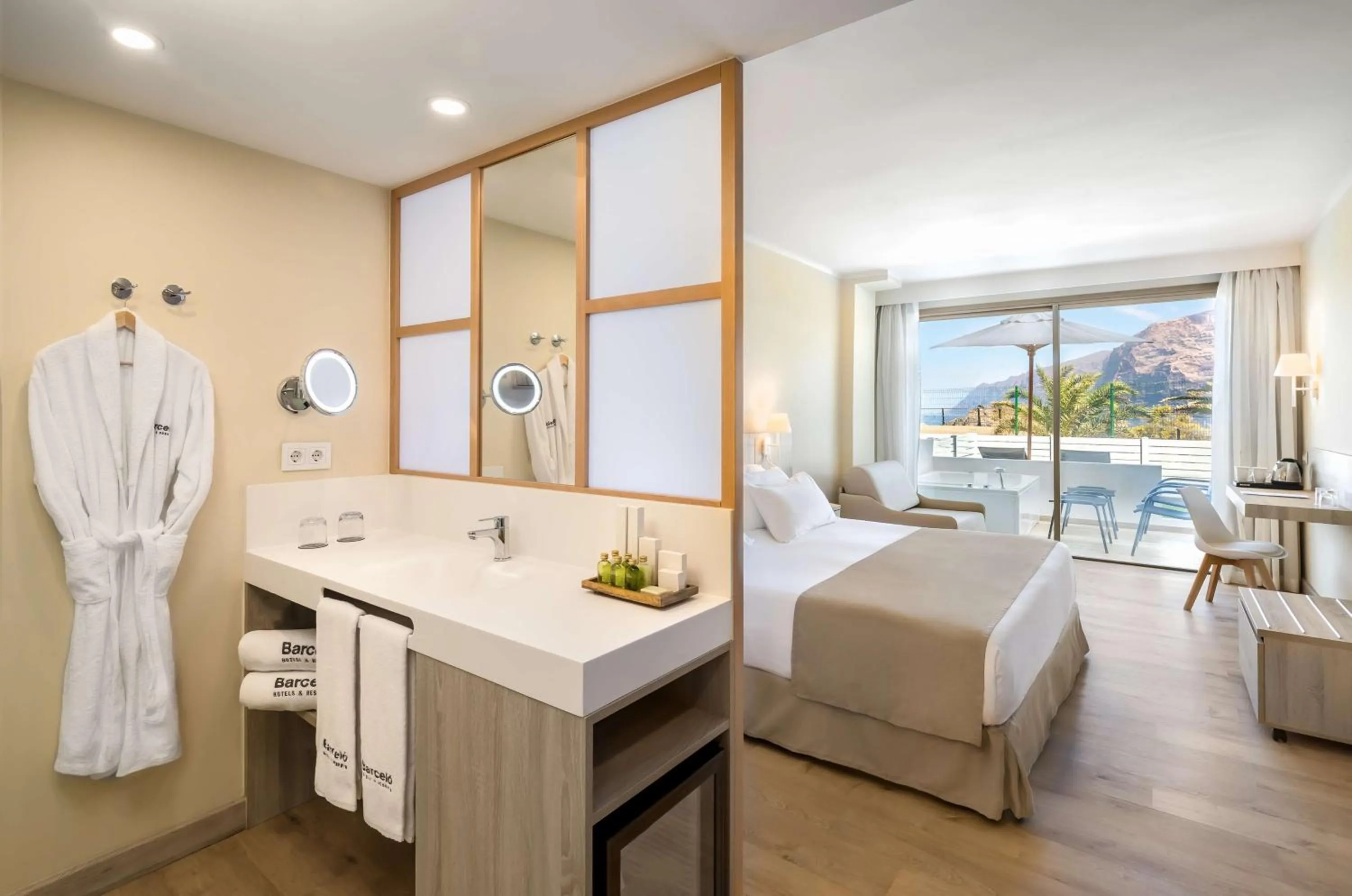 Bedroom, Bed in Barceló Santiago - Adults Only