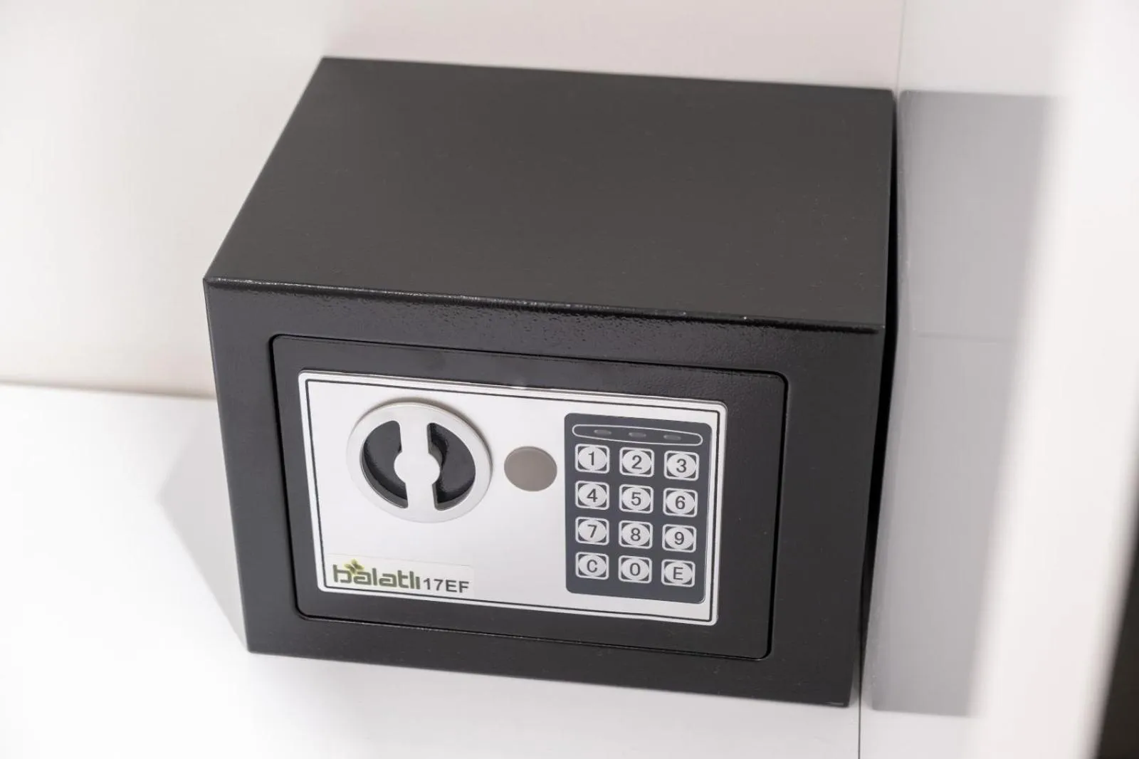 safe in 216 Bosphorus