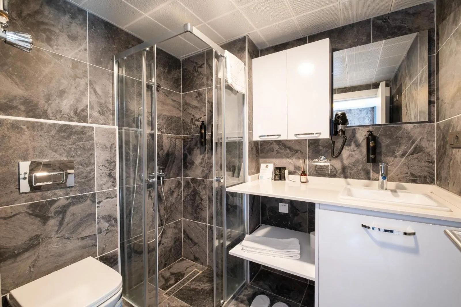 Bathroom in 216 Bosphorus