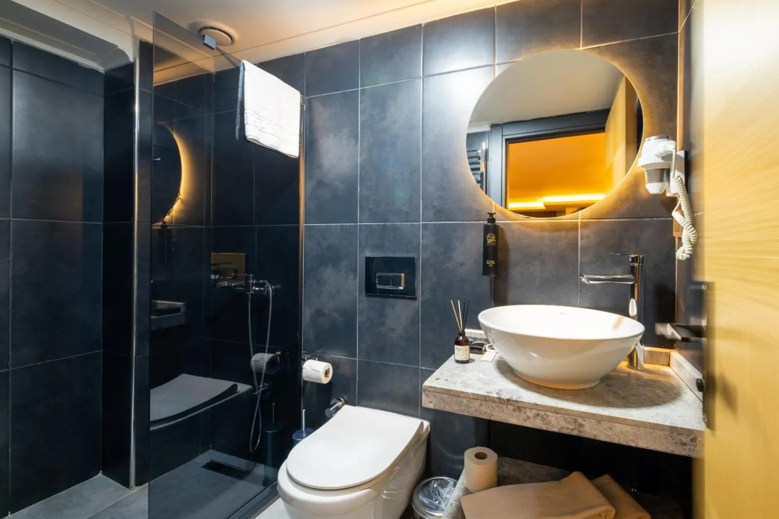 Shower in 216 Bosphorus