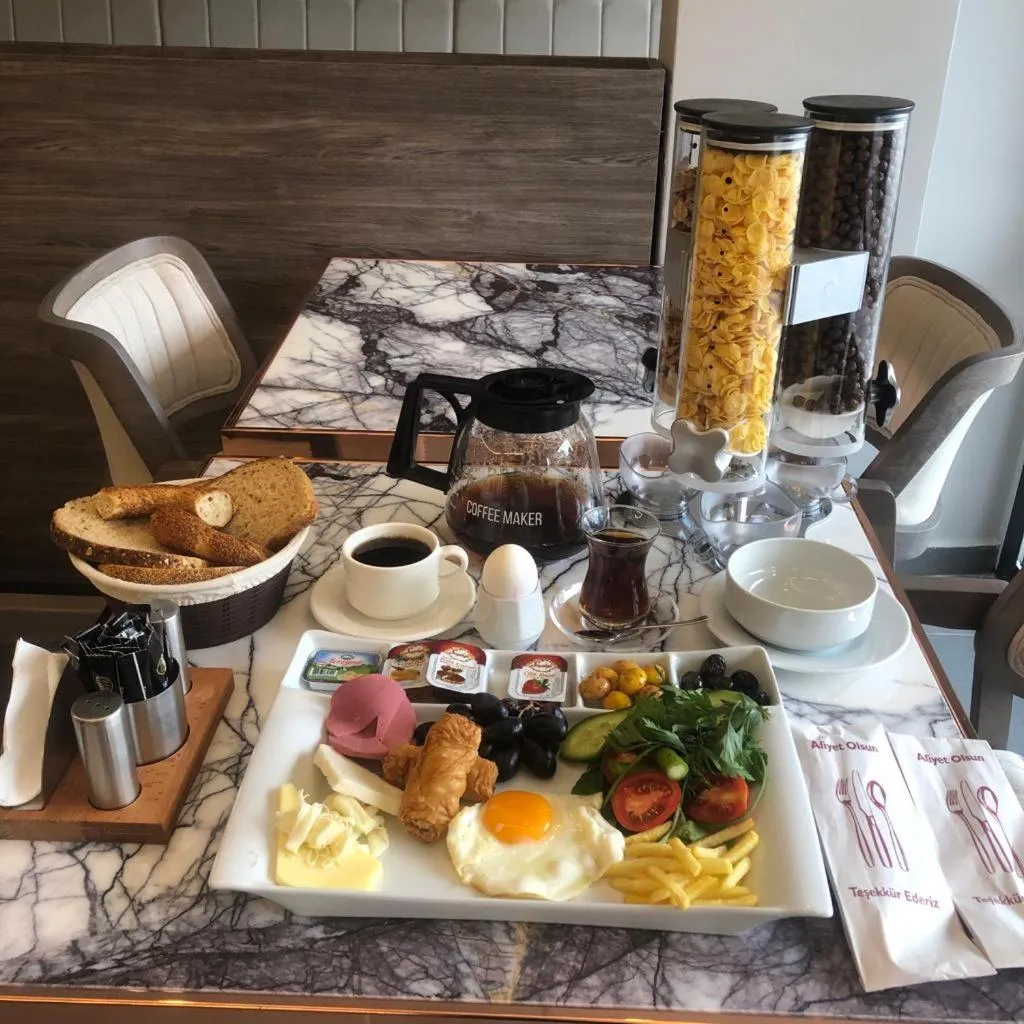 Restaurant/places to eat in 216 Bosphorus