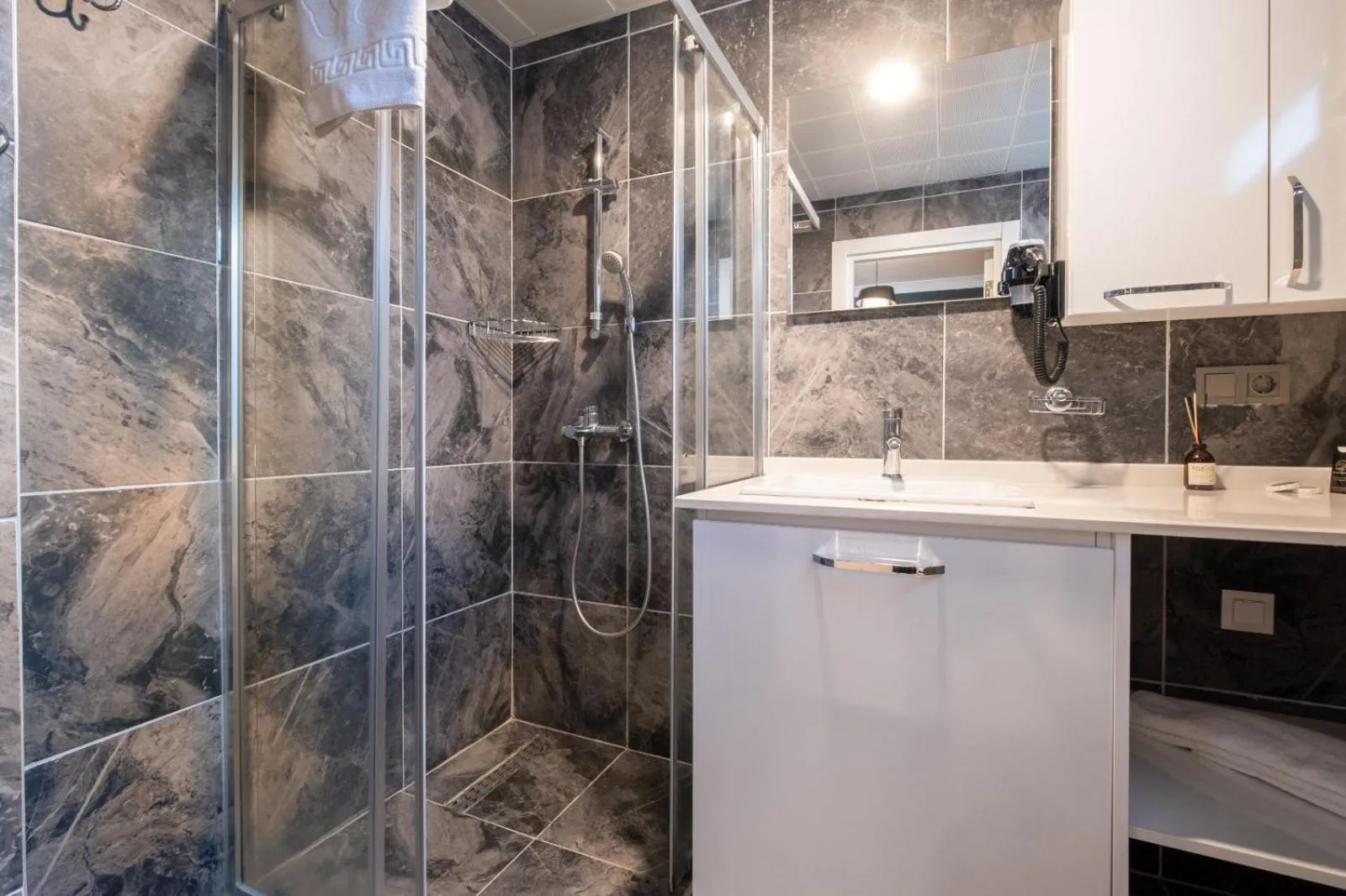 Bathroom in 216 Bosphorus