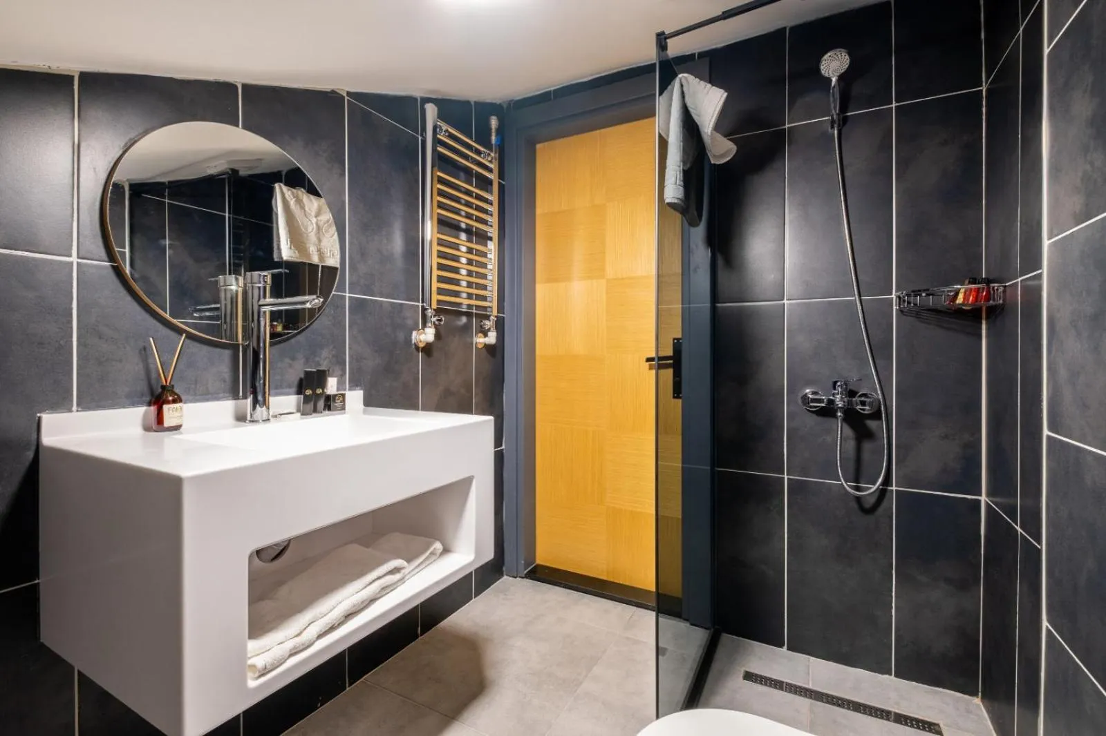 Shower in 216 Bosphorus