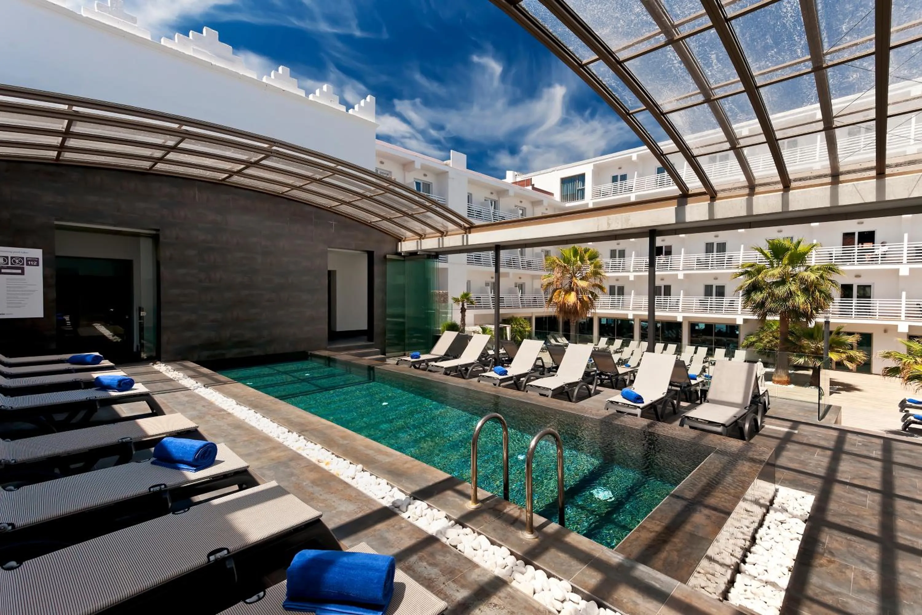 Swimming pool in Barceló Hamilton Menorca - Adults Only