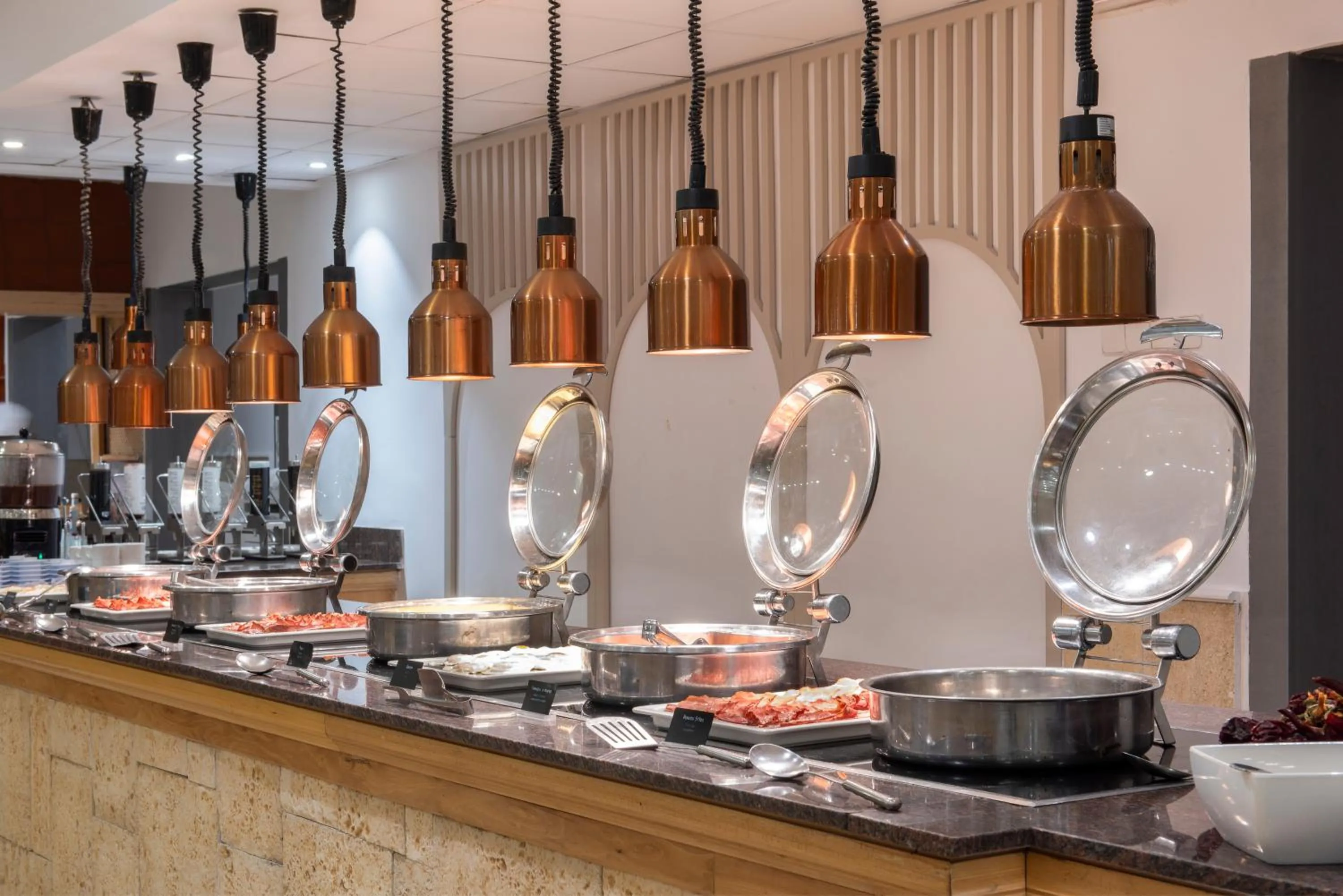 Restaurant/places to eat in Valentin Somni Hotel & Suites