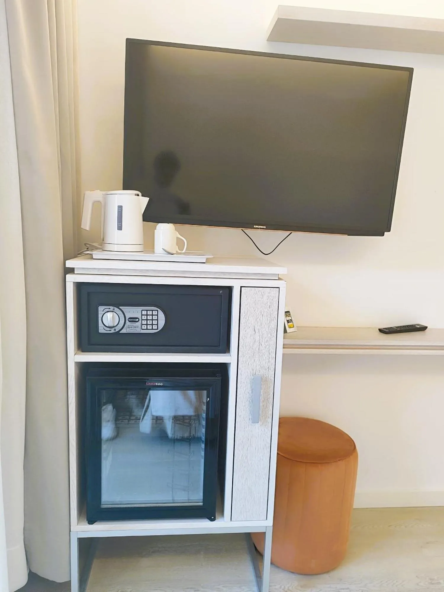 TV and multimedia in Valentin Somni Hotel & Suites