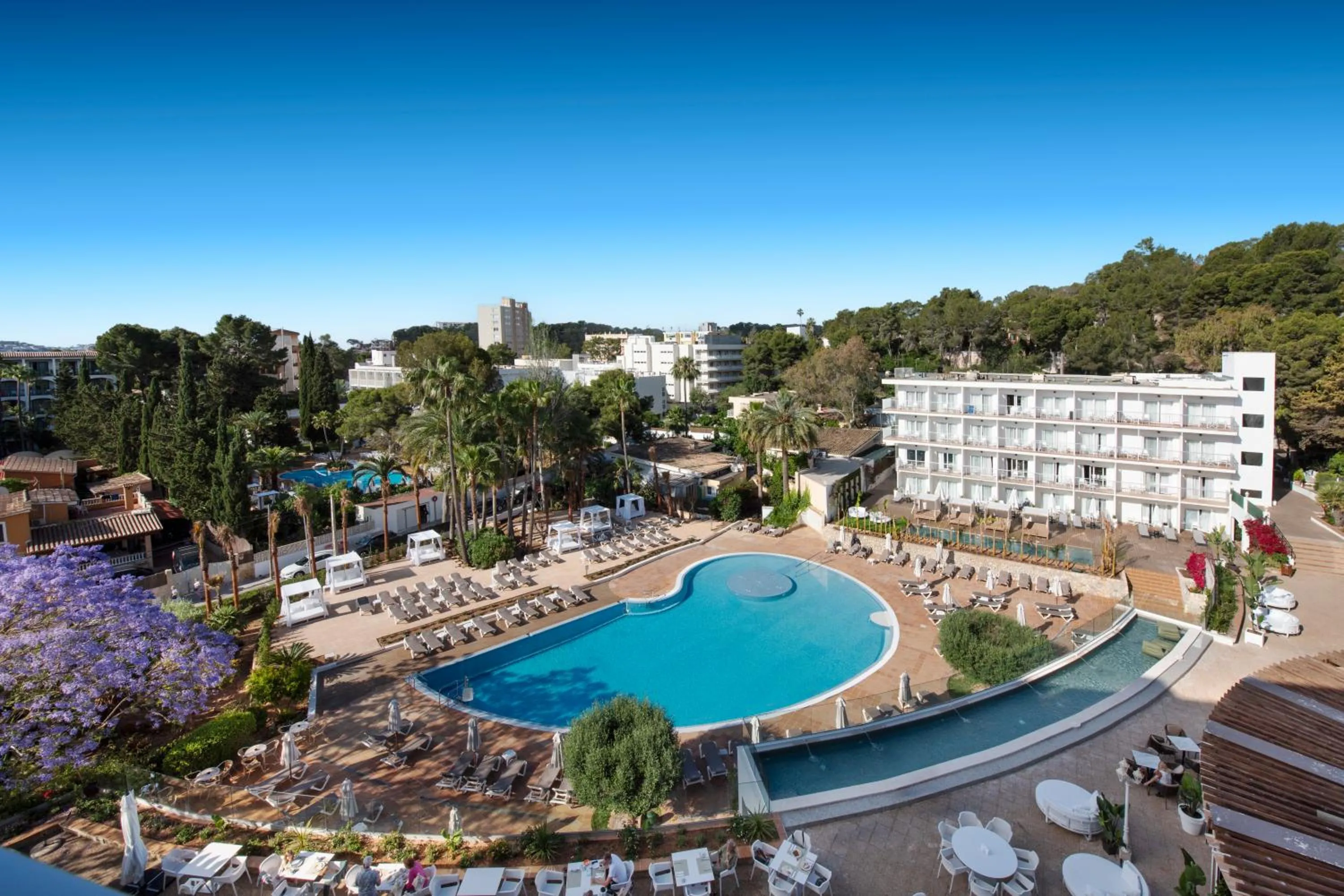 Swimming pool in Valentin Grand Park Suite Hotel
