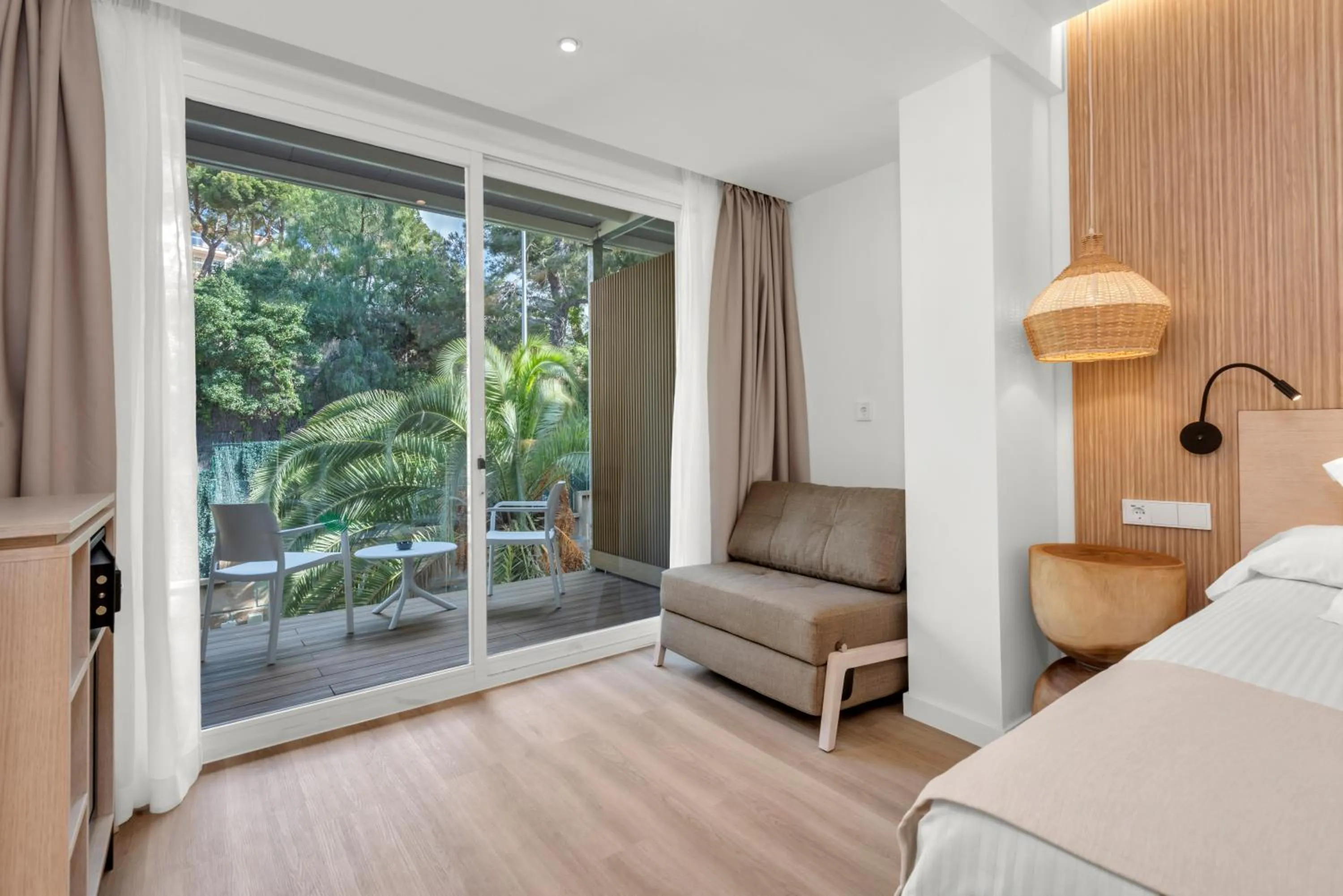 Photo of the whole room, Bed in Valentin Grand Park Suite Hotel