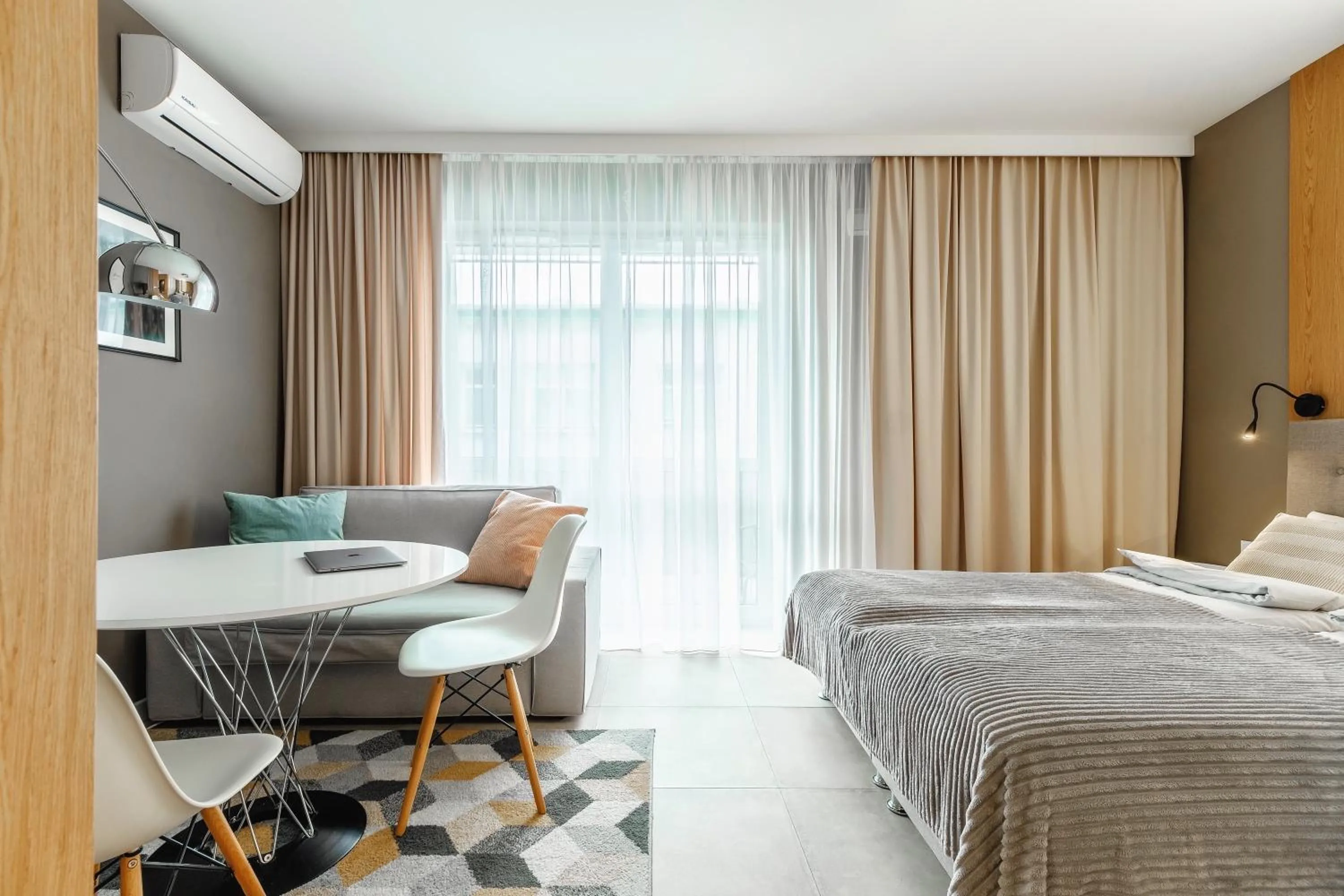 Bed in Apartament na Woli, nowe osiedle Jana Kazimierza 32, szybkie WI-FI, Parking