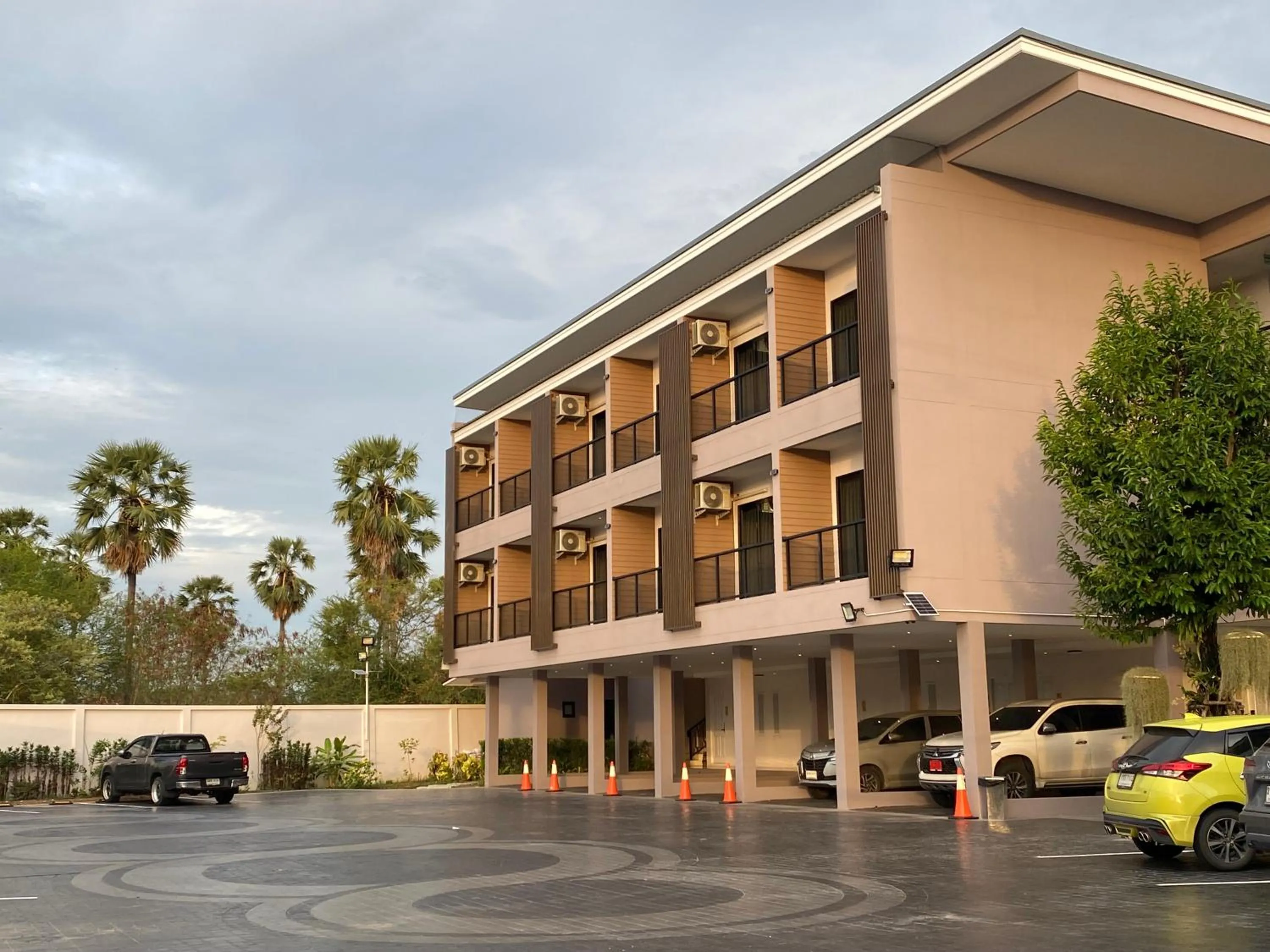 Property building in Super Highway Hotel