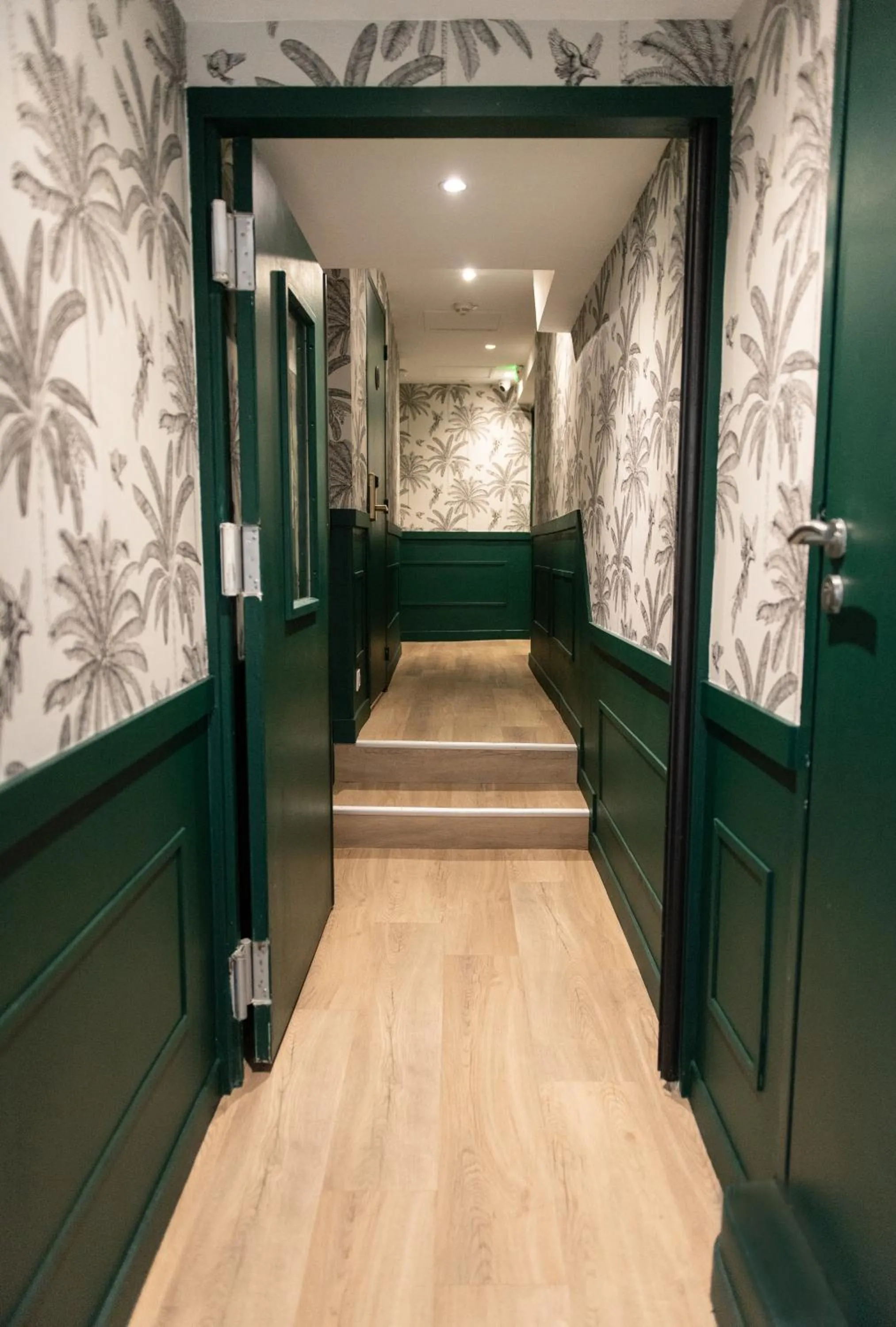 room service in Hotel Le M