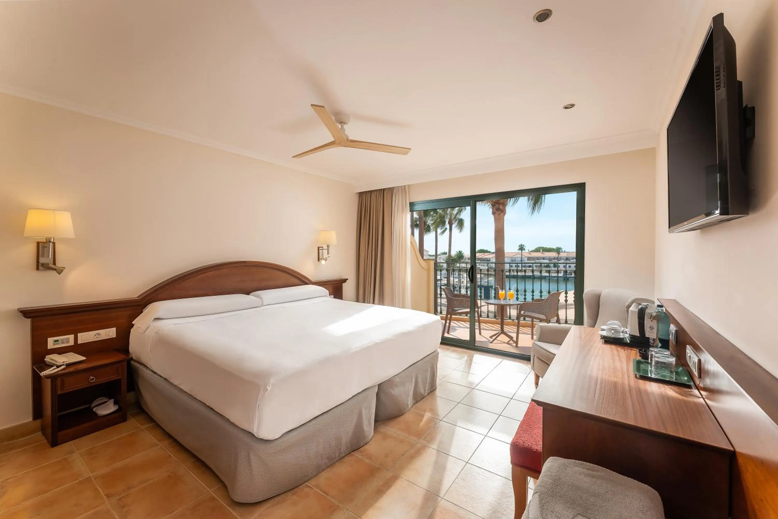 Photo of the whole room, Bed in Valentin Star Menorca - Adults Only