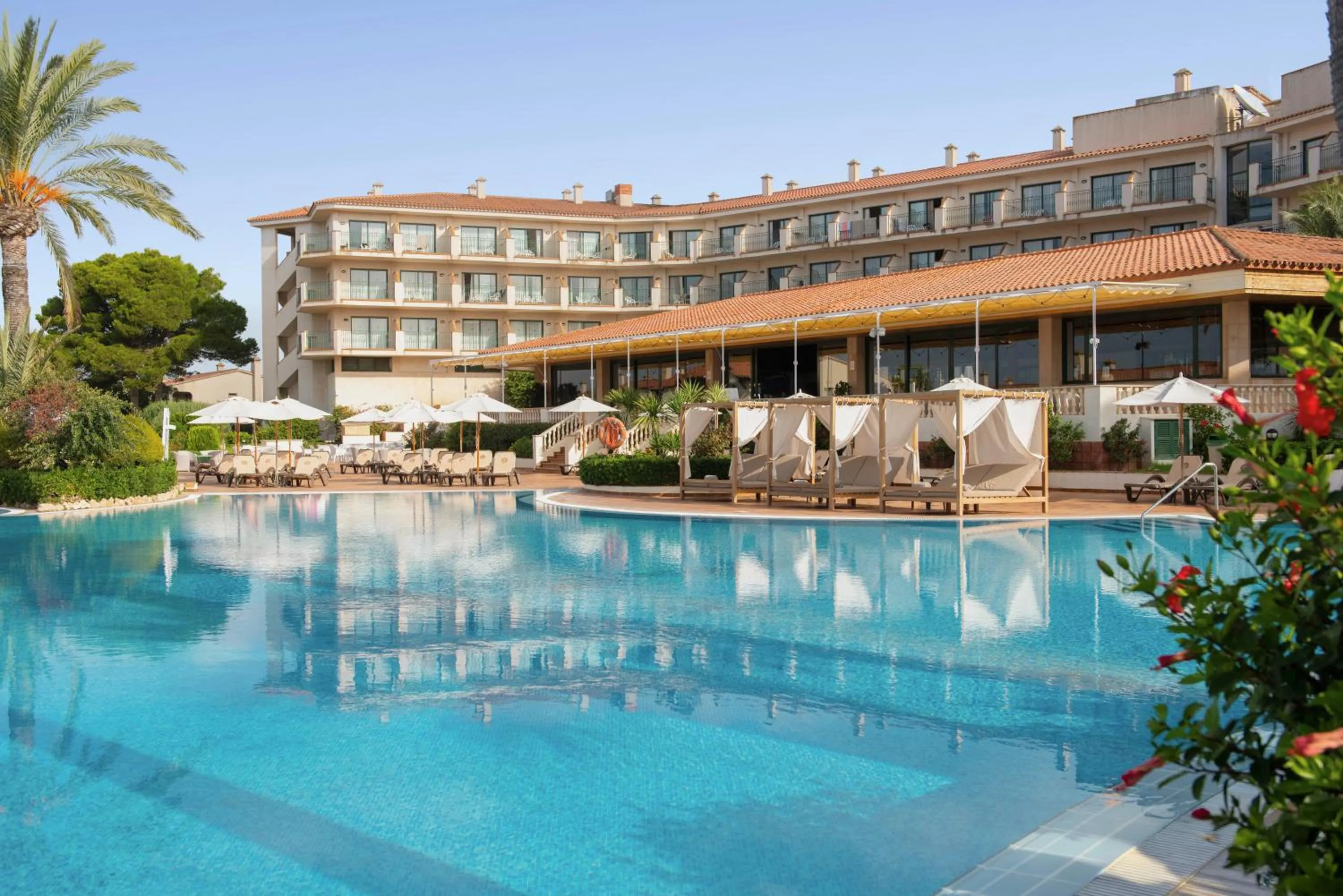 Swimming pool in Valentin Son Bou