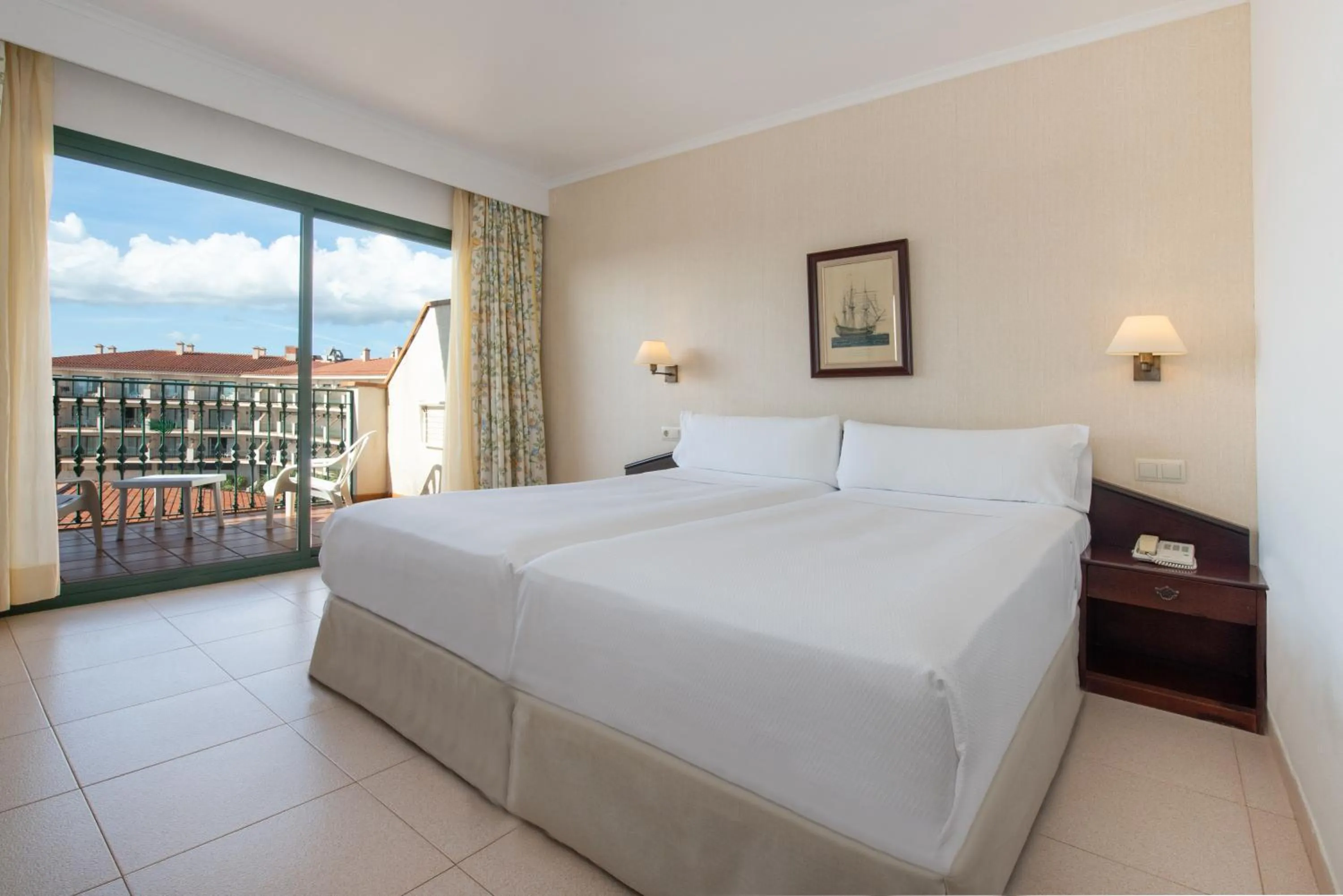 Bedroom, Bed in Valentin Son Bou