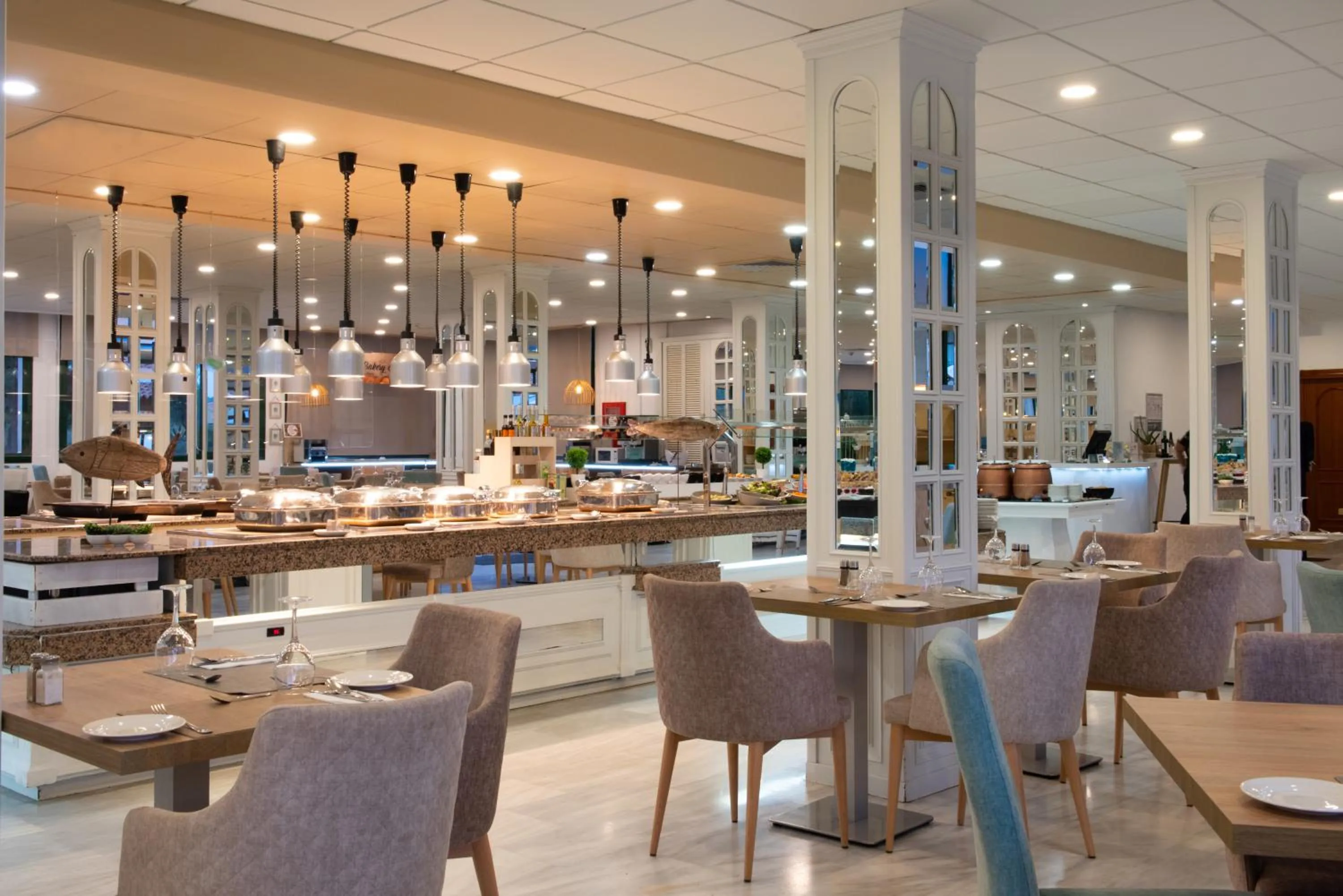 Restaurant/places to eat in Valentin Son Bou