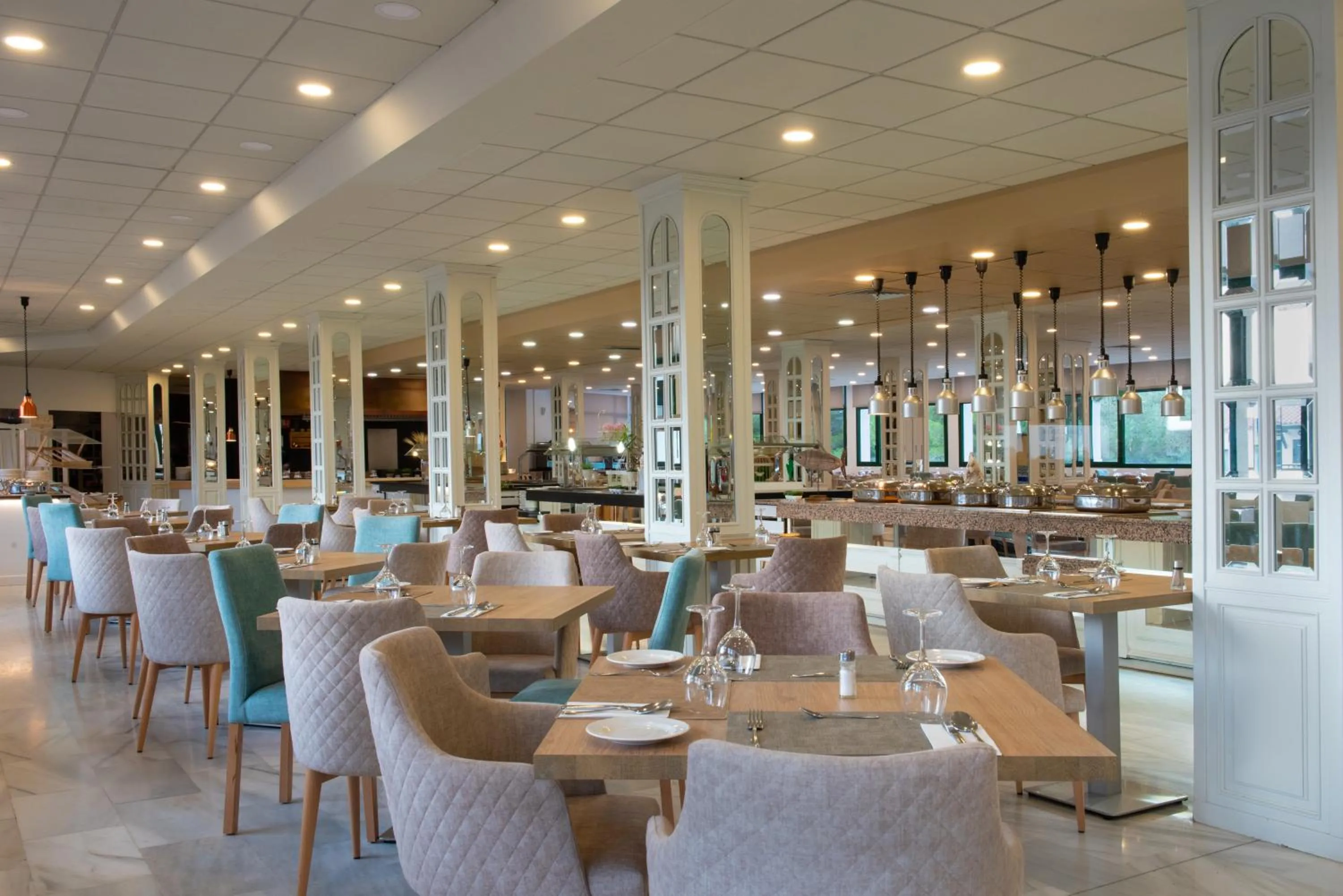 Restaurant/places to eat in Valentin Son Bou