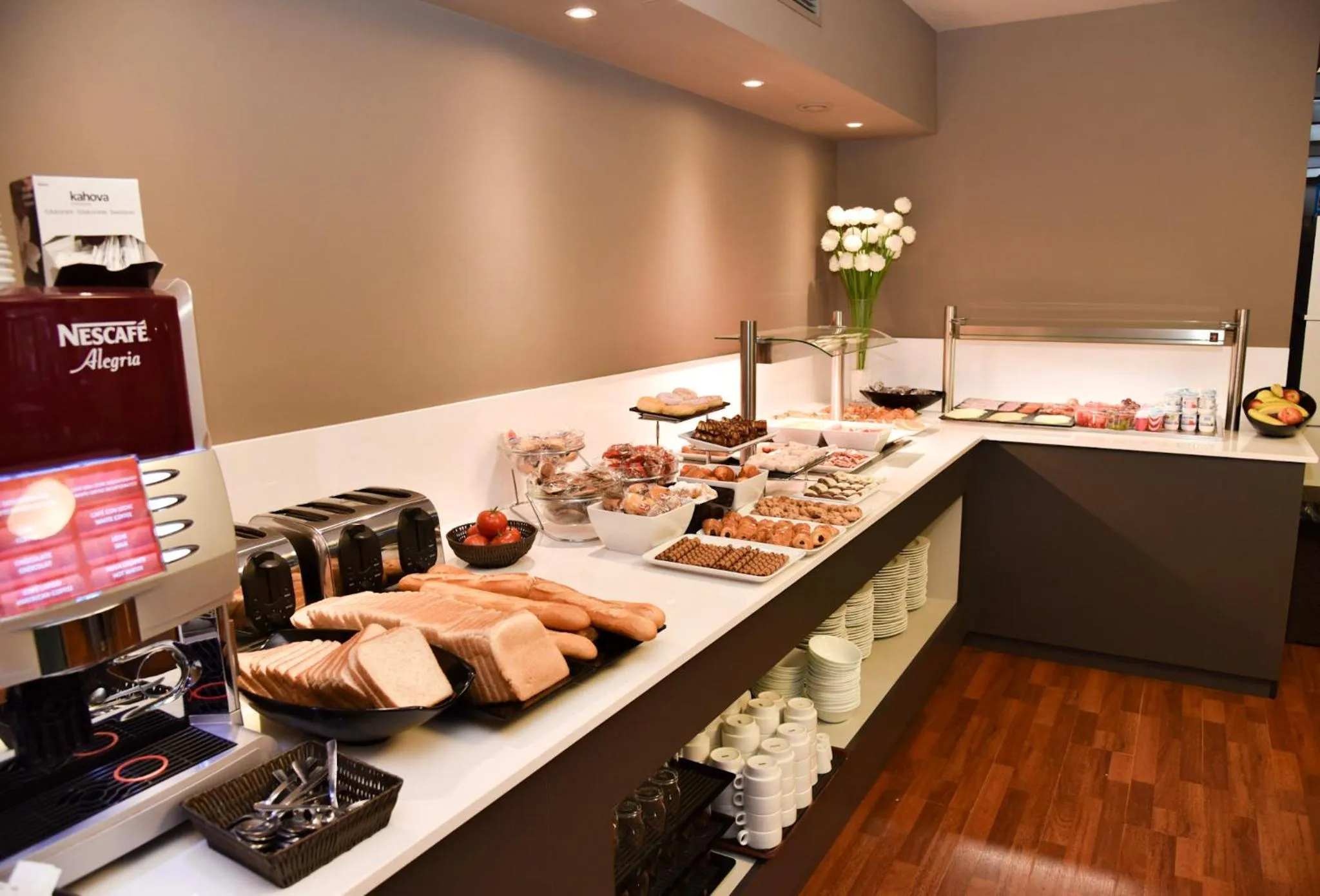 Restaurant/places to eat in Aparthotel SunClub Salou