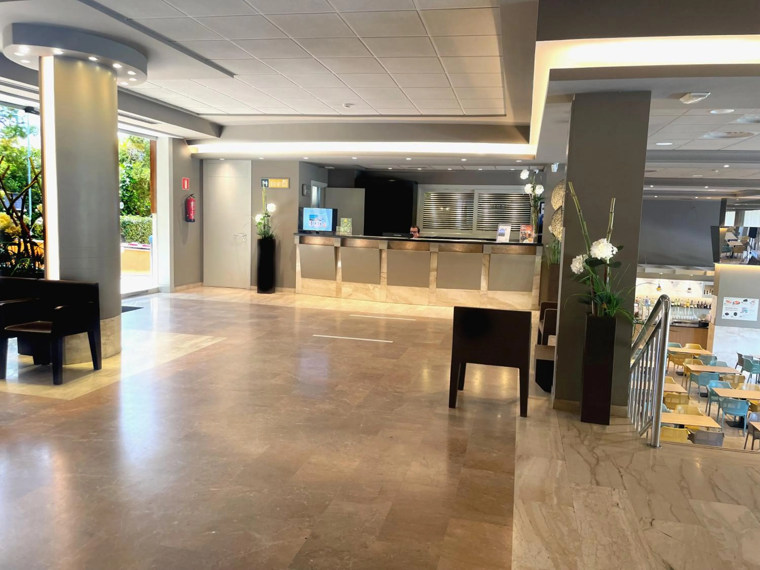 Lobby or reception in Aparthotel SunClub Salou