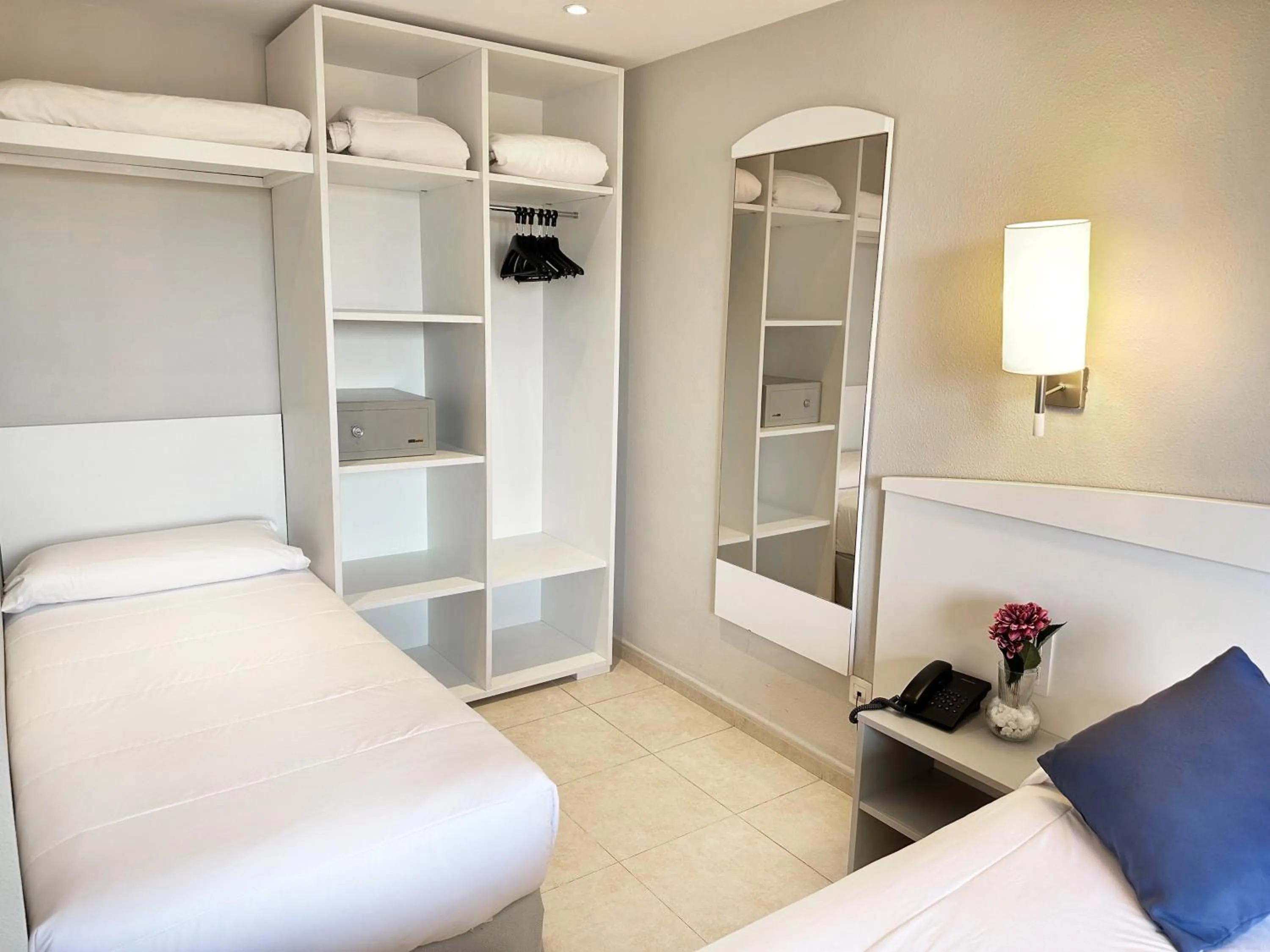 Bed in Aparthotel SunClub Salou