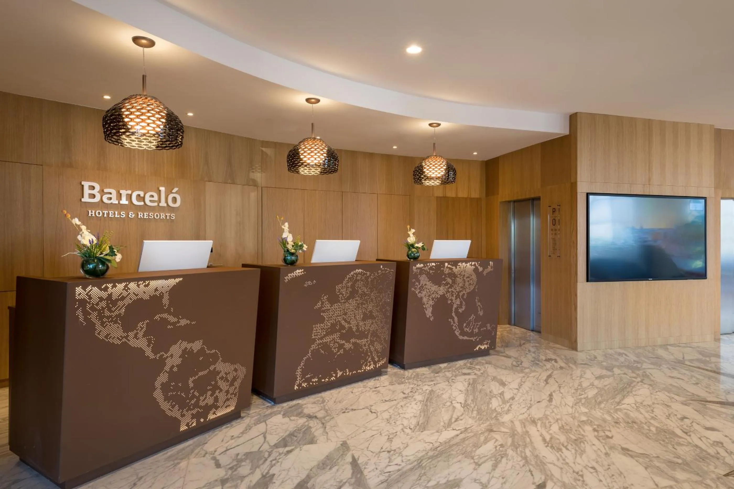 Lobby or reception in Barceló Cáceres V Centenario