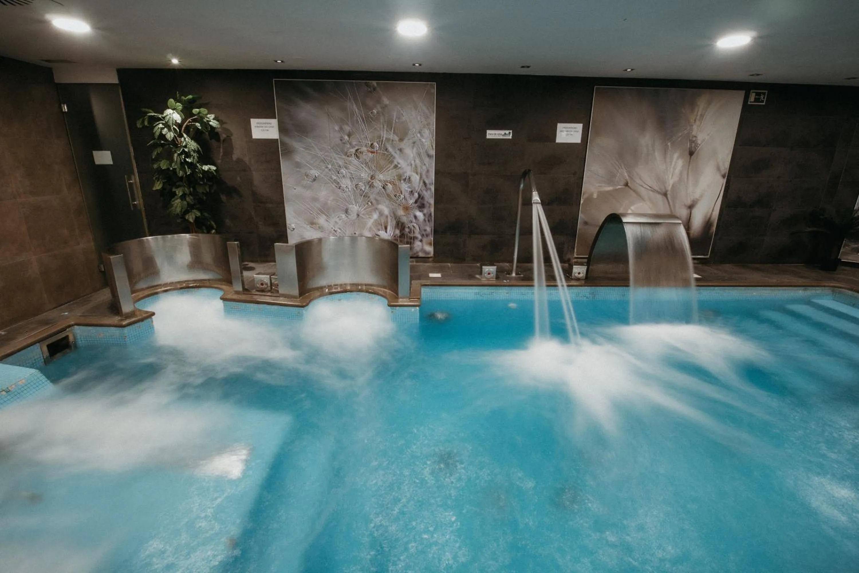 Spa and wellness centre/facilities in AZZ Asturias LangreHotel & Spa